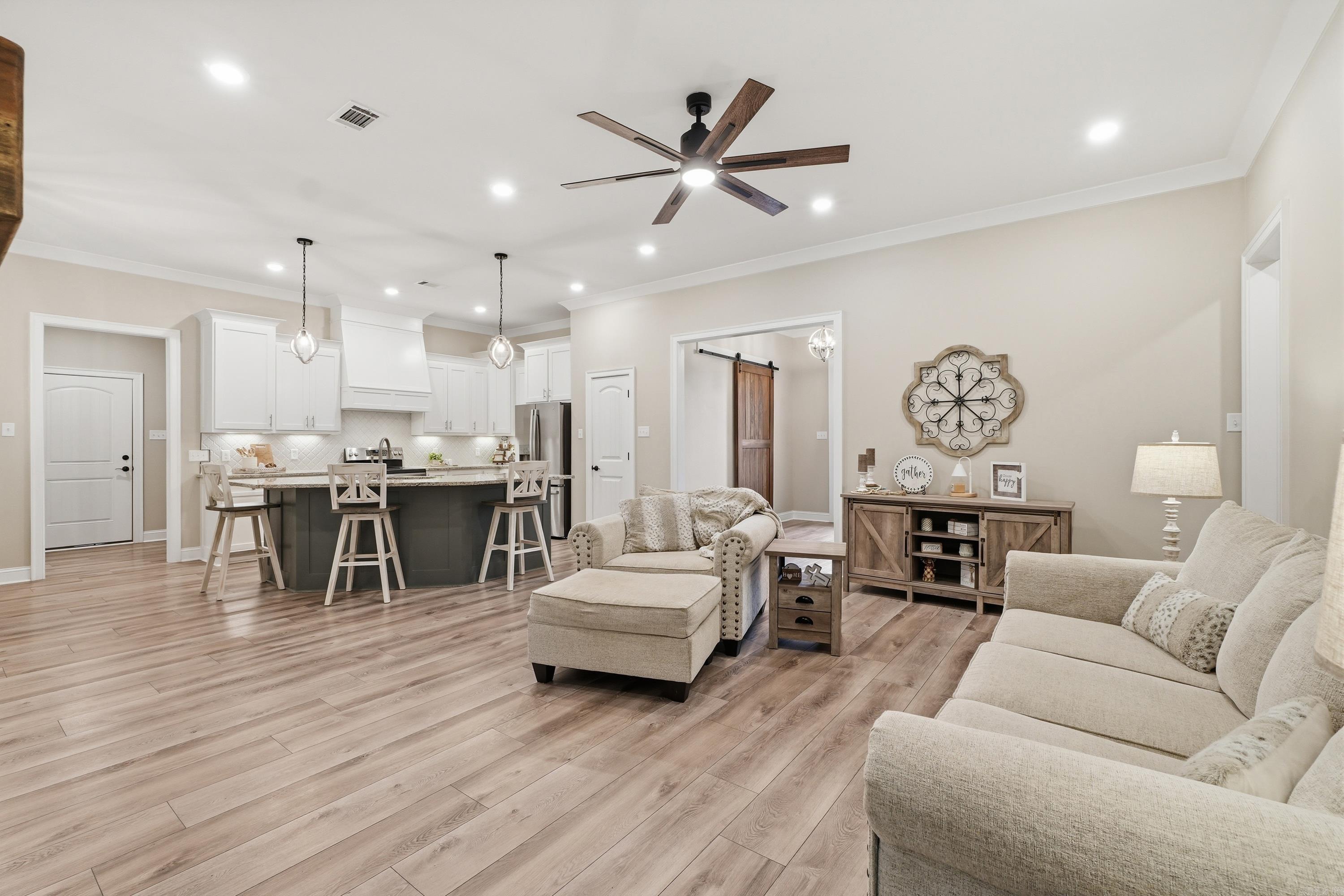 8 Diamond Ice Ln