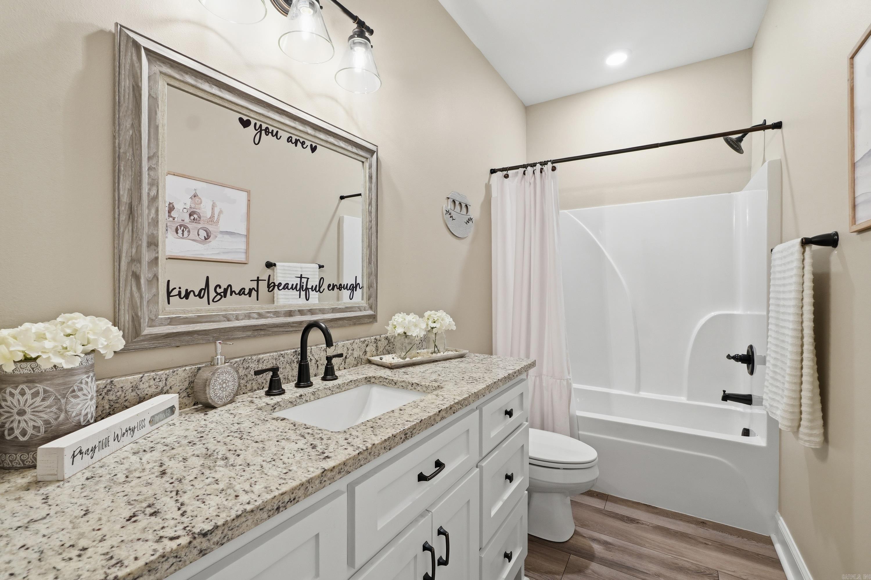 8 Diamond Ice Ln