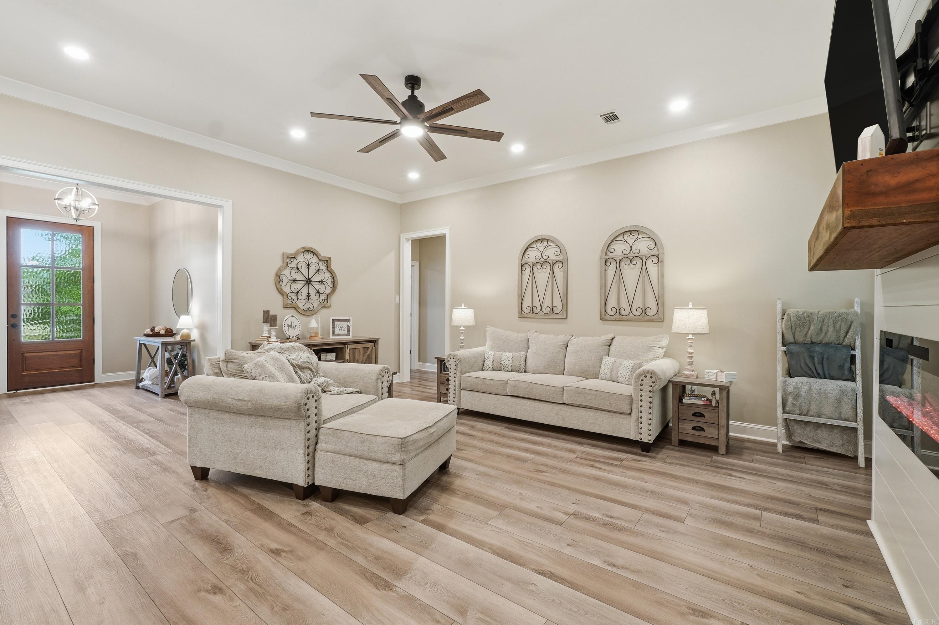 8 Diamond Ice Ln
