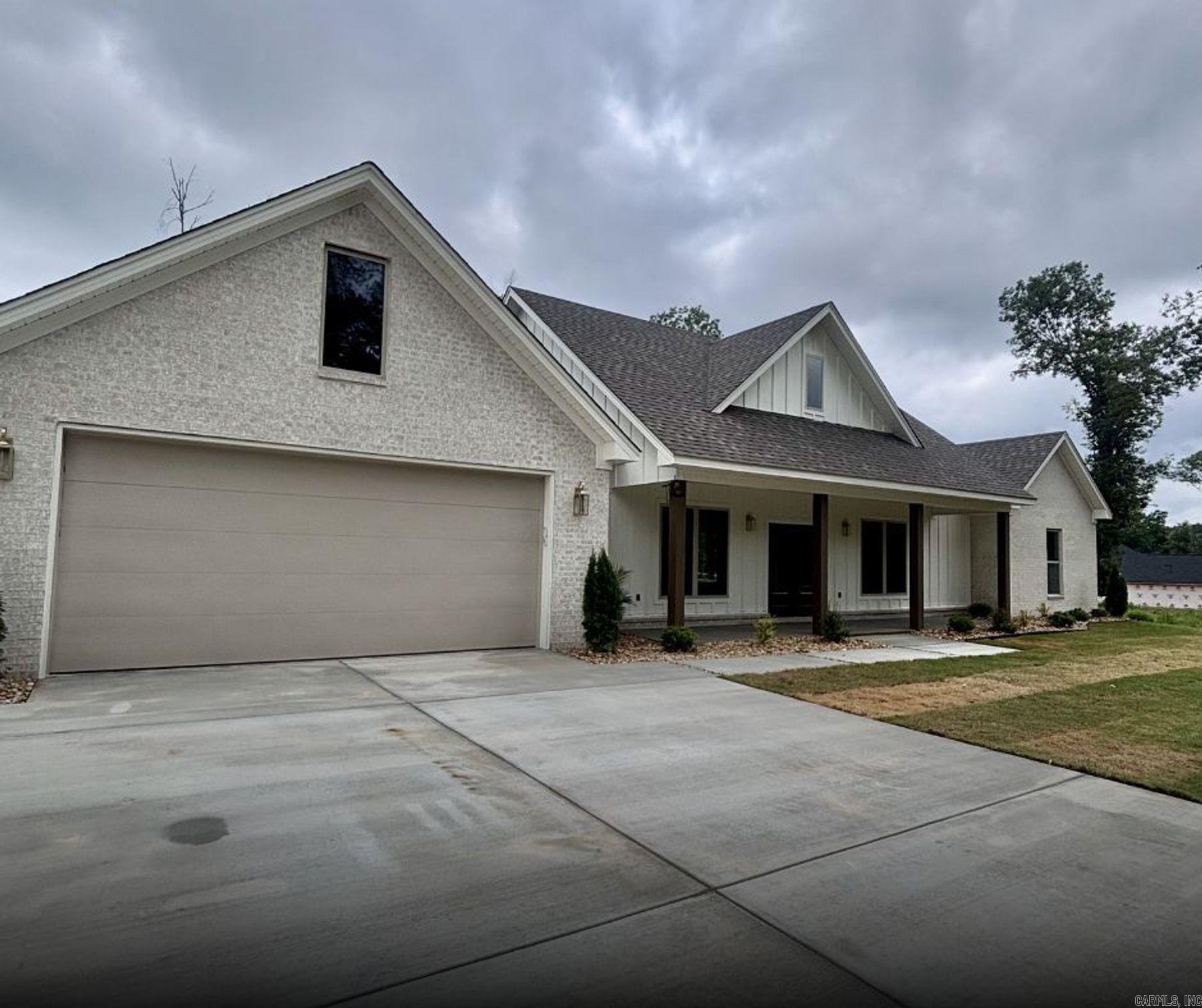 6762 N Detoni Road