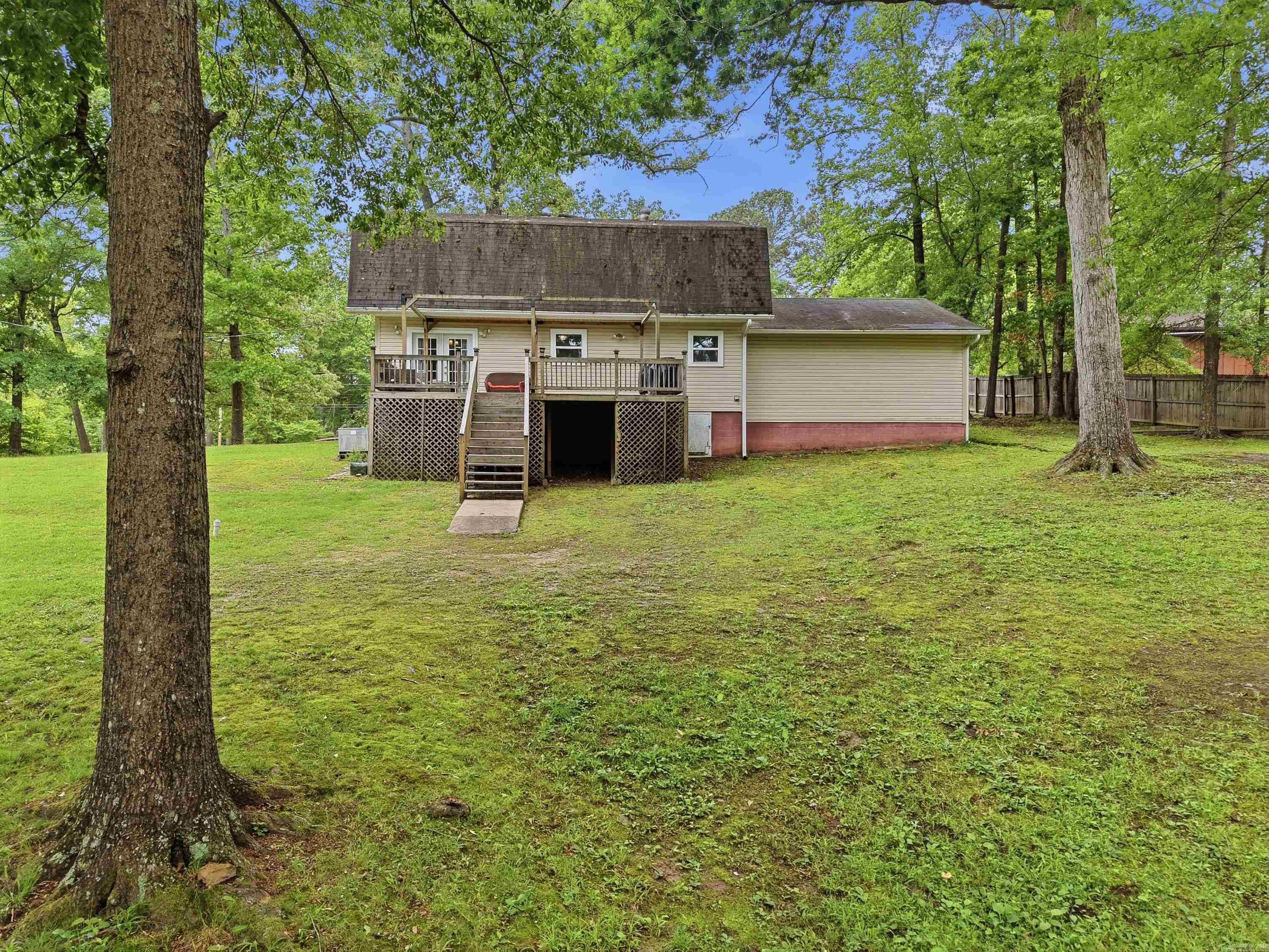 9010 Josanne Lane