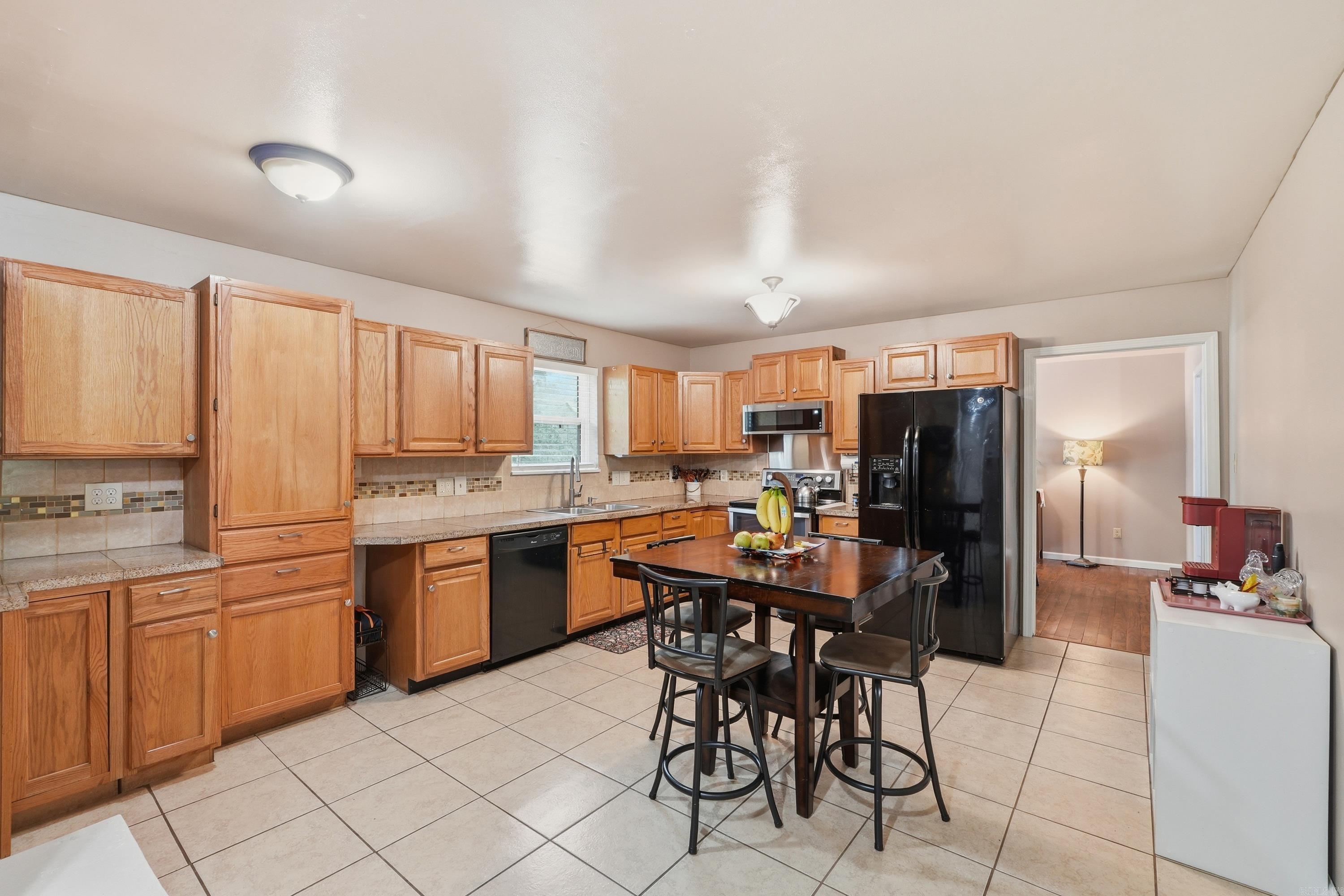 9010 Josanne Lane