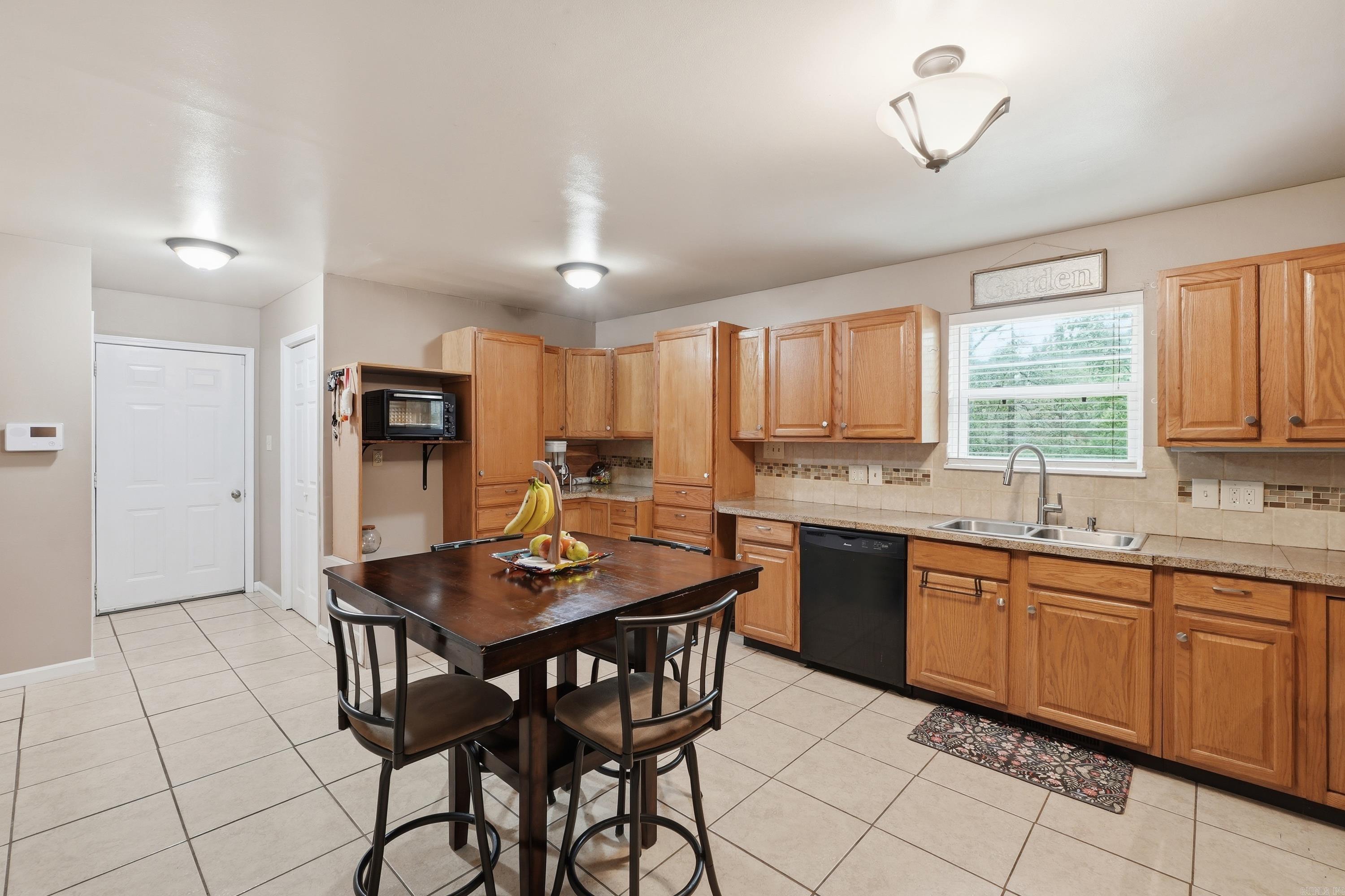 9010 Josanne Lane