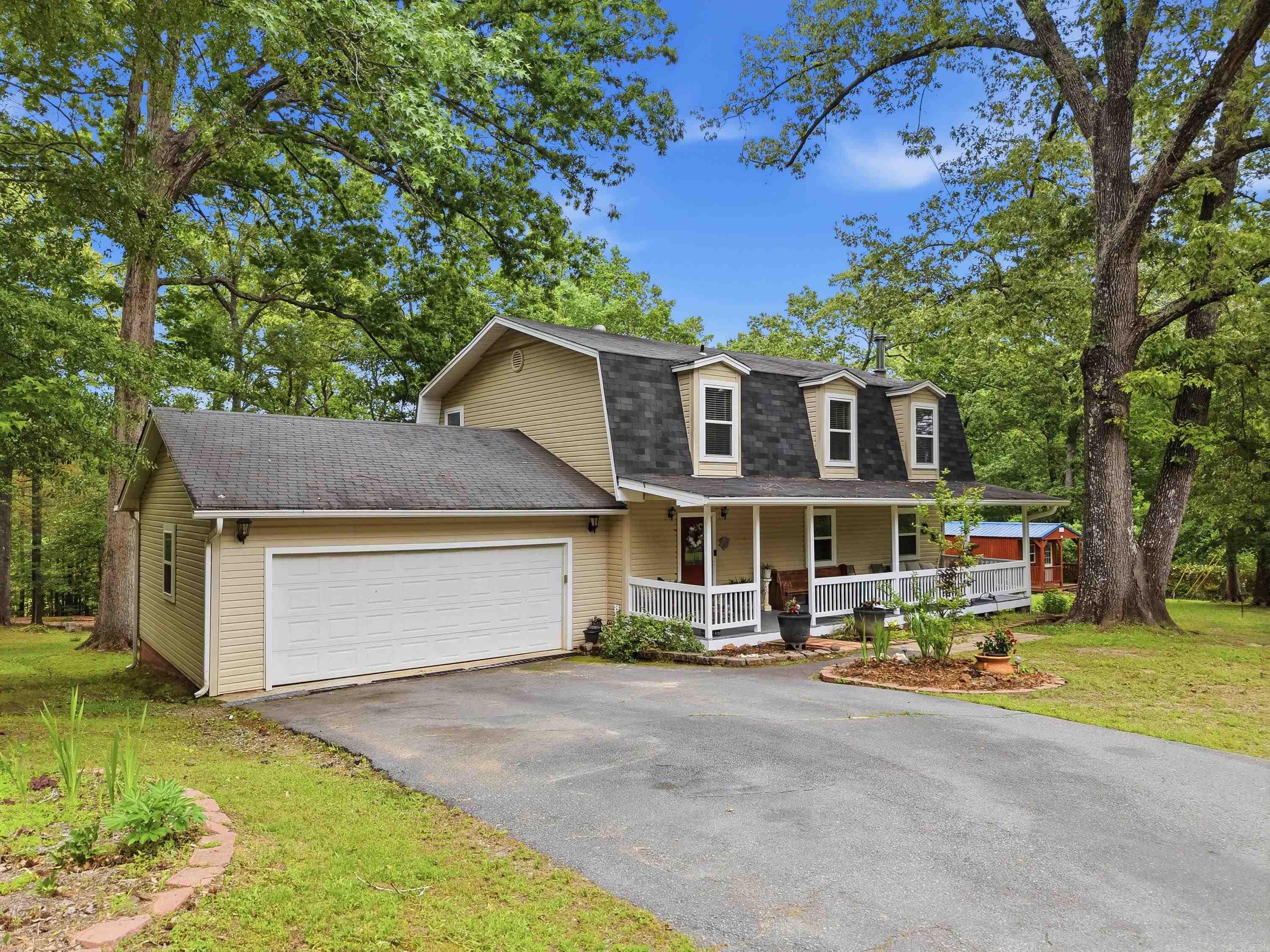 9010 Josanne Lane