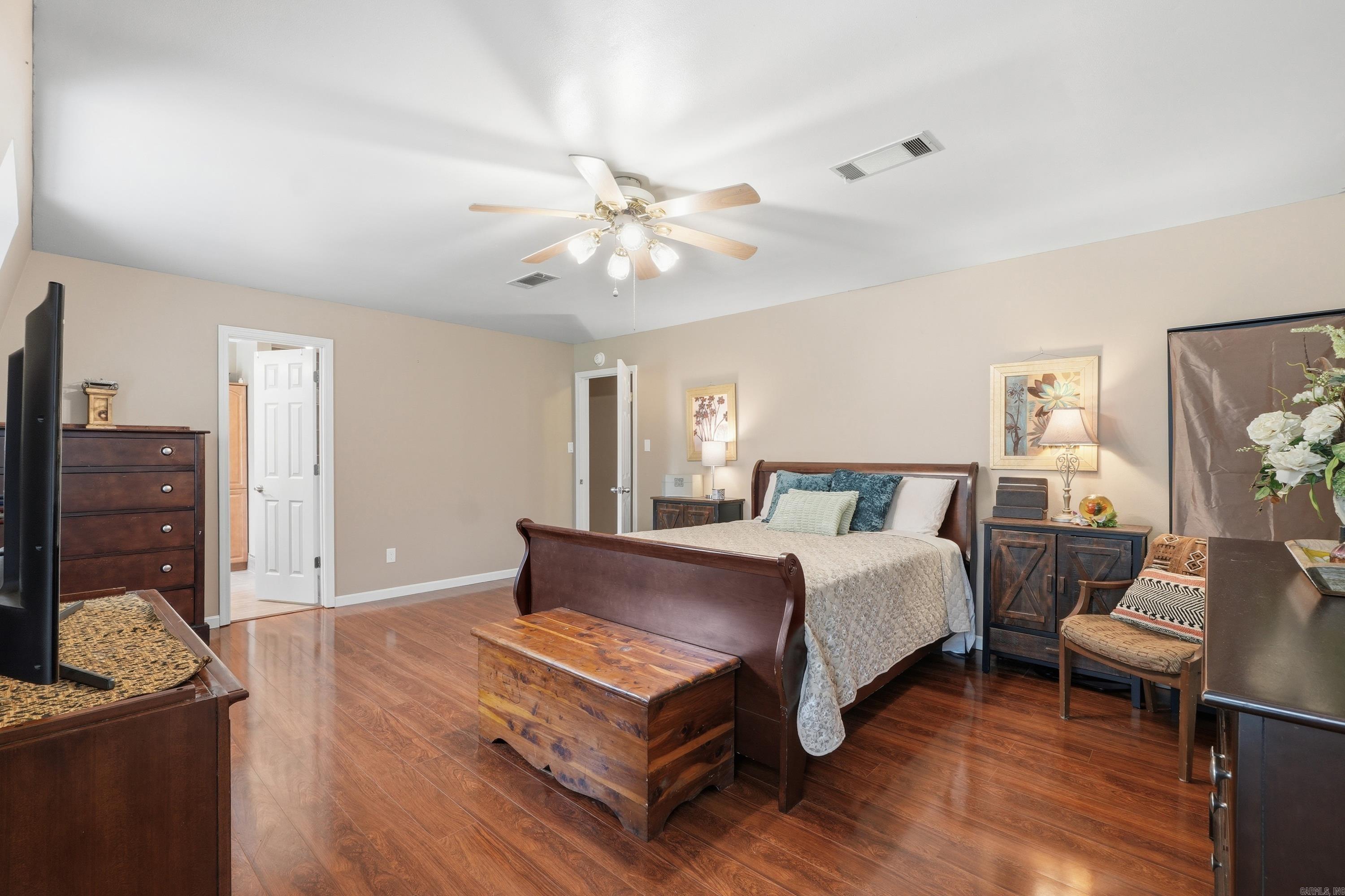 9010 Josanne Lane
