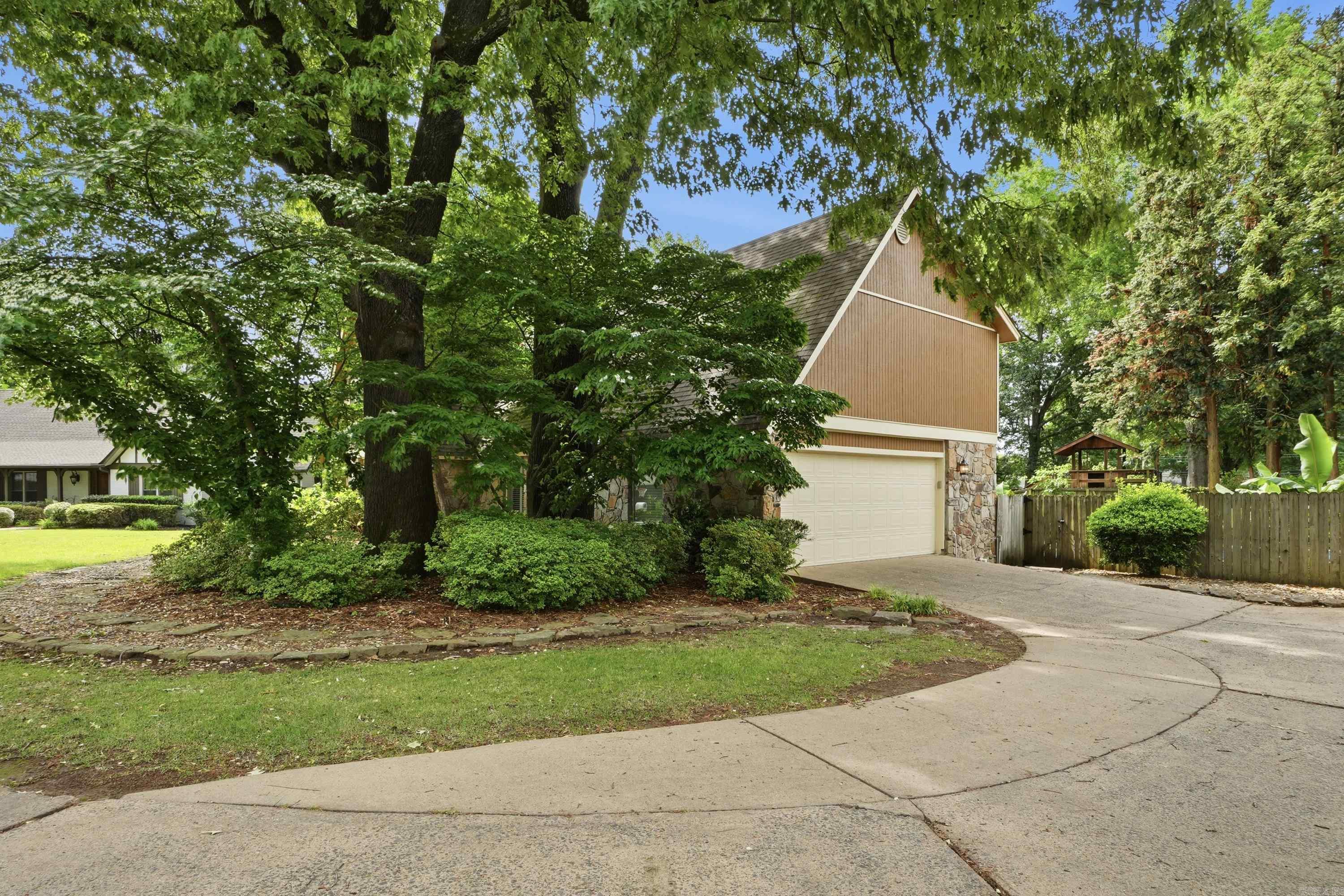 5 BUNKER HILL Street
