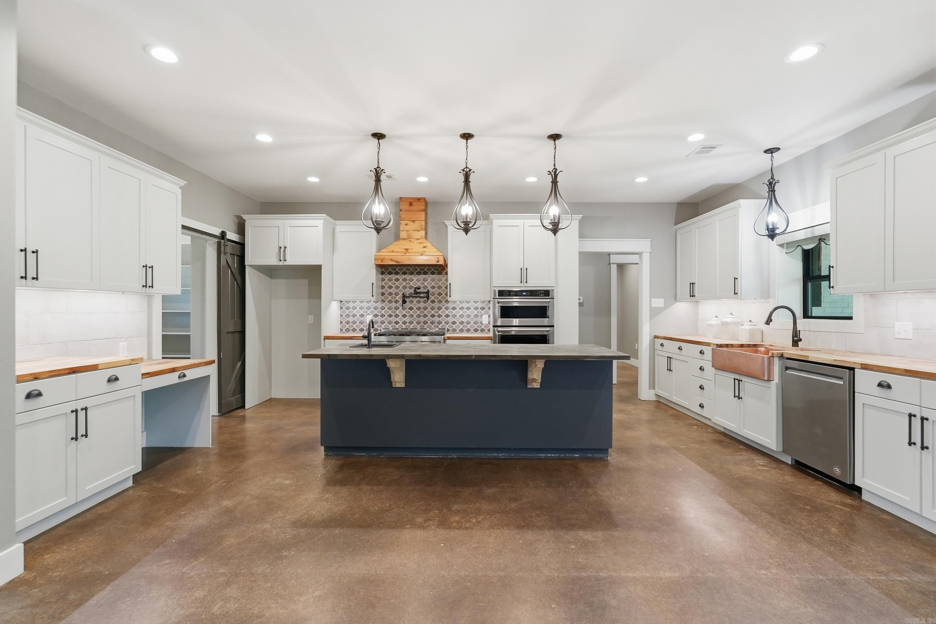 1030 Cadron Settlement Lane
