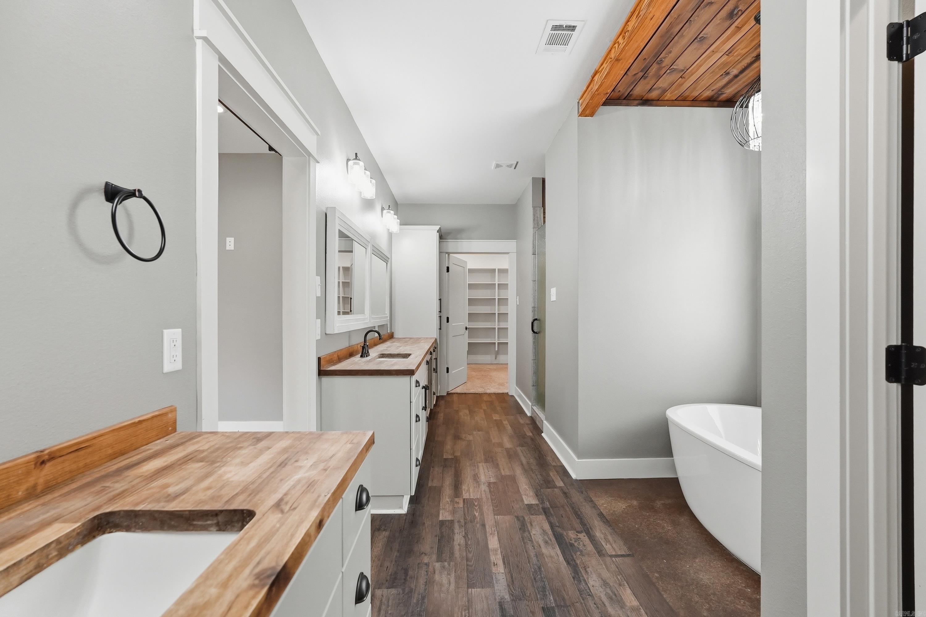 1030 Cadron Settlement Lane