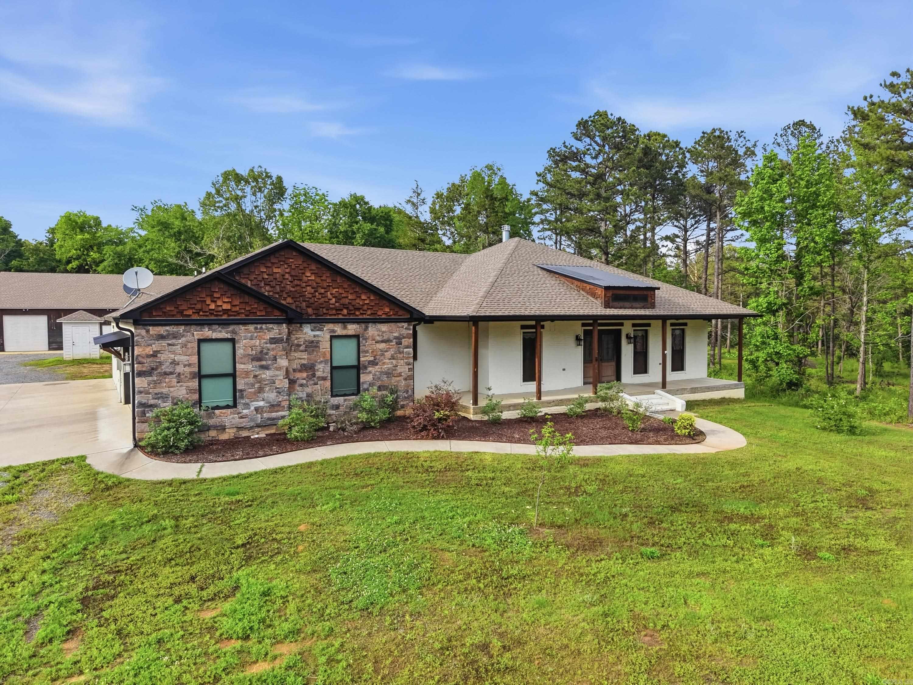 1030 Cadron Settlement Lane