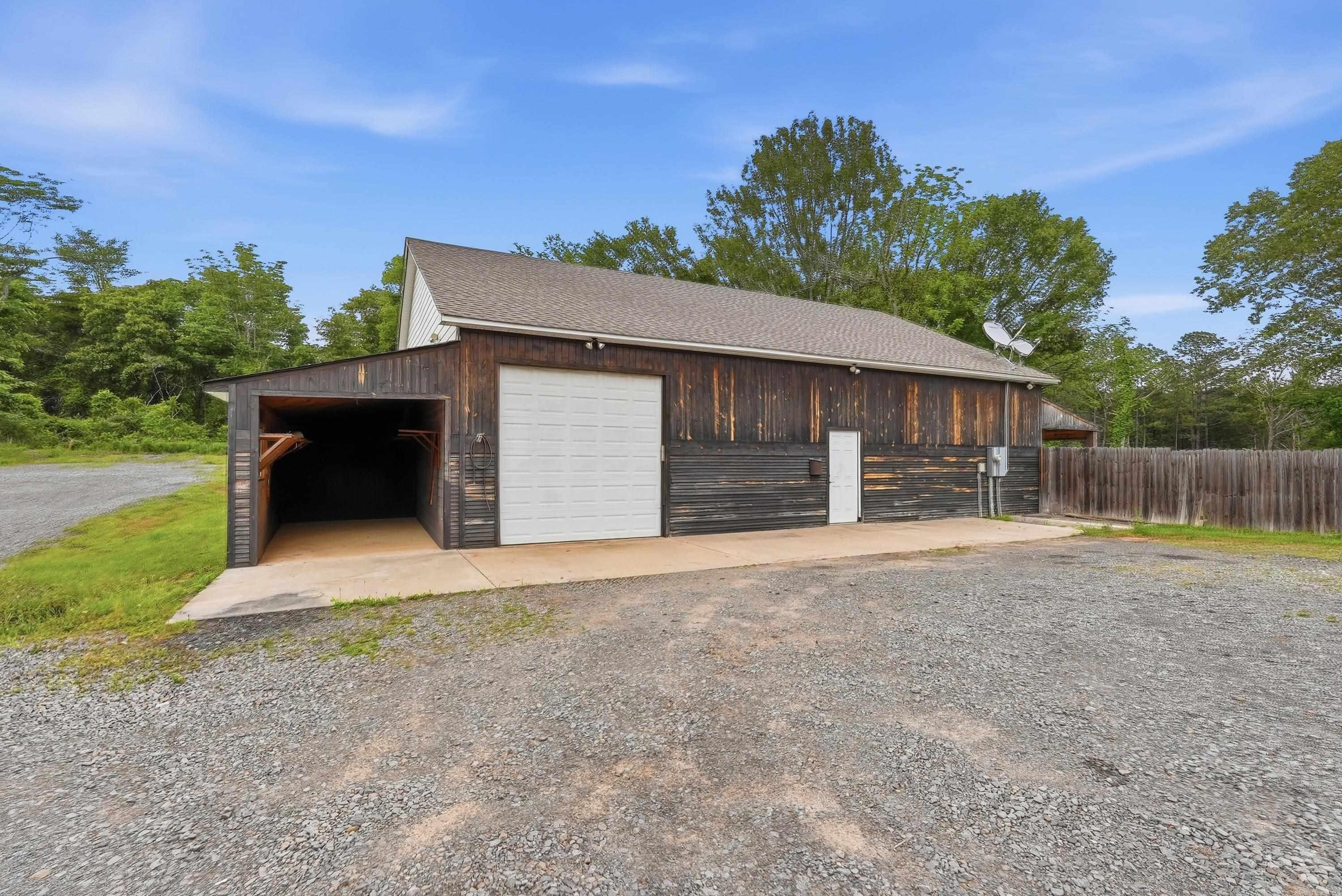 1030 Cadron Settlement Lane