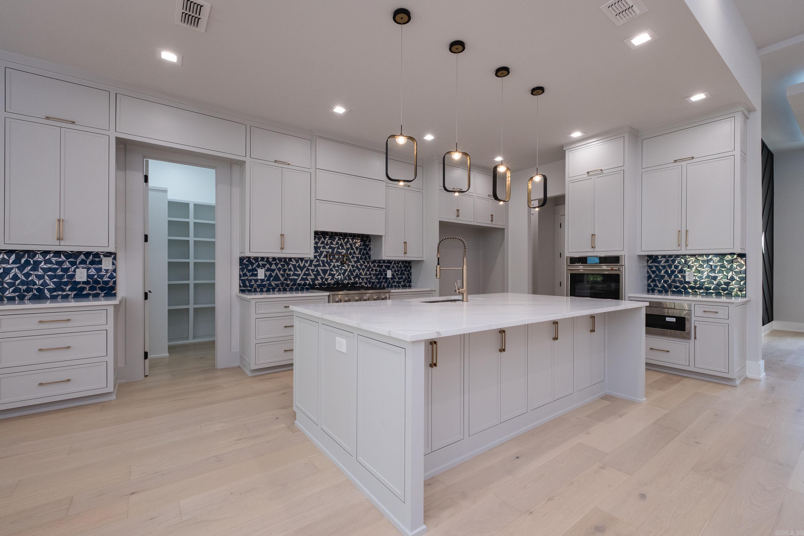 221 Abington Circle