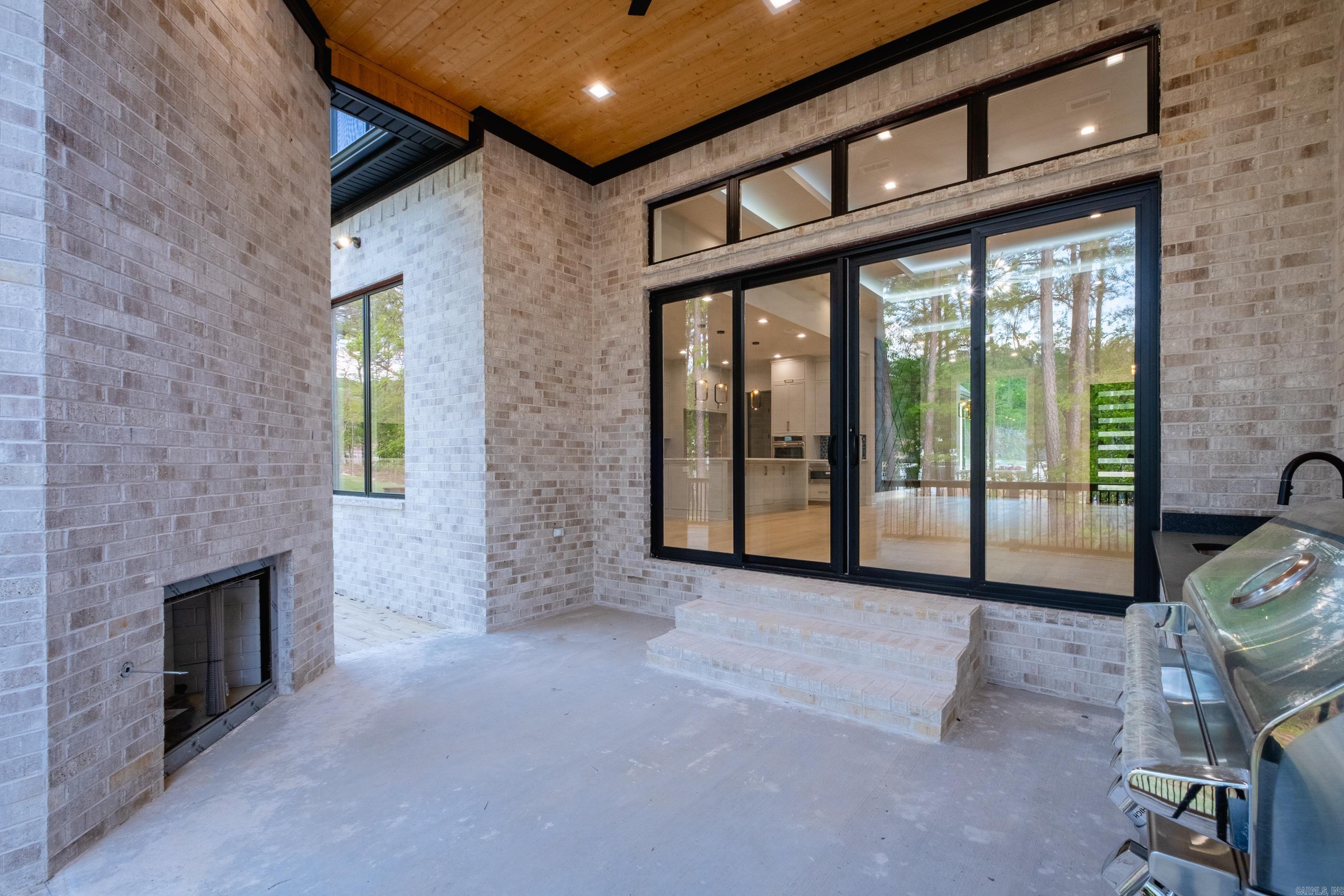 221 Abington Circle