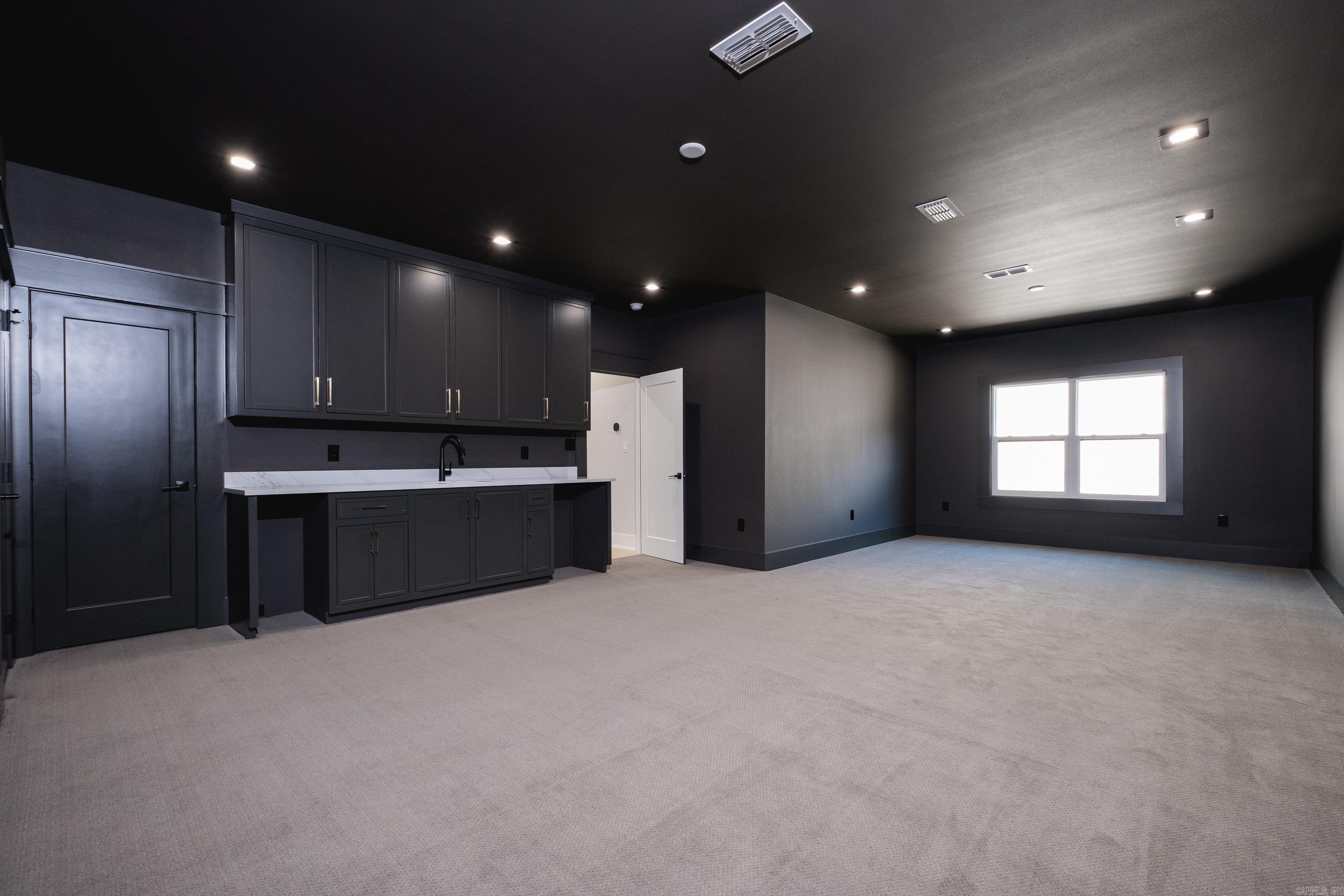 221 Abington Circle