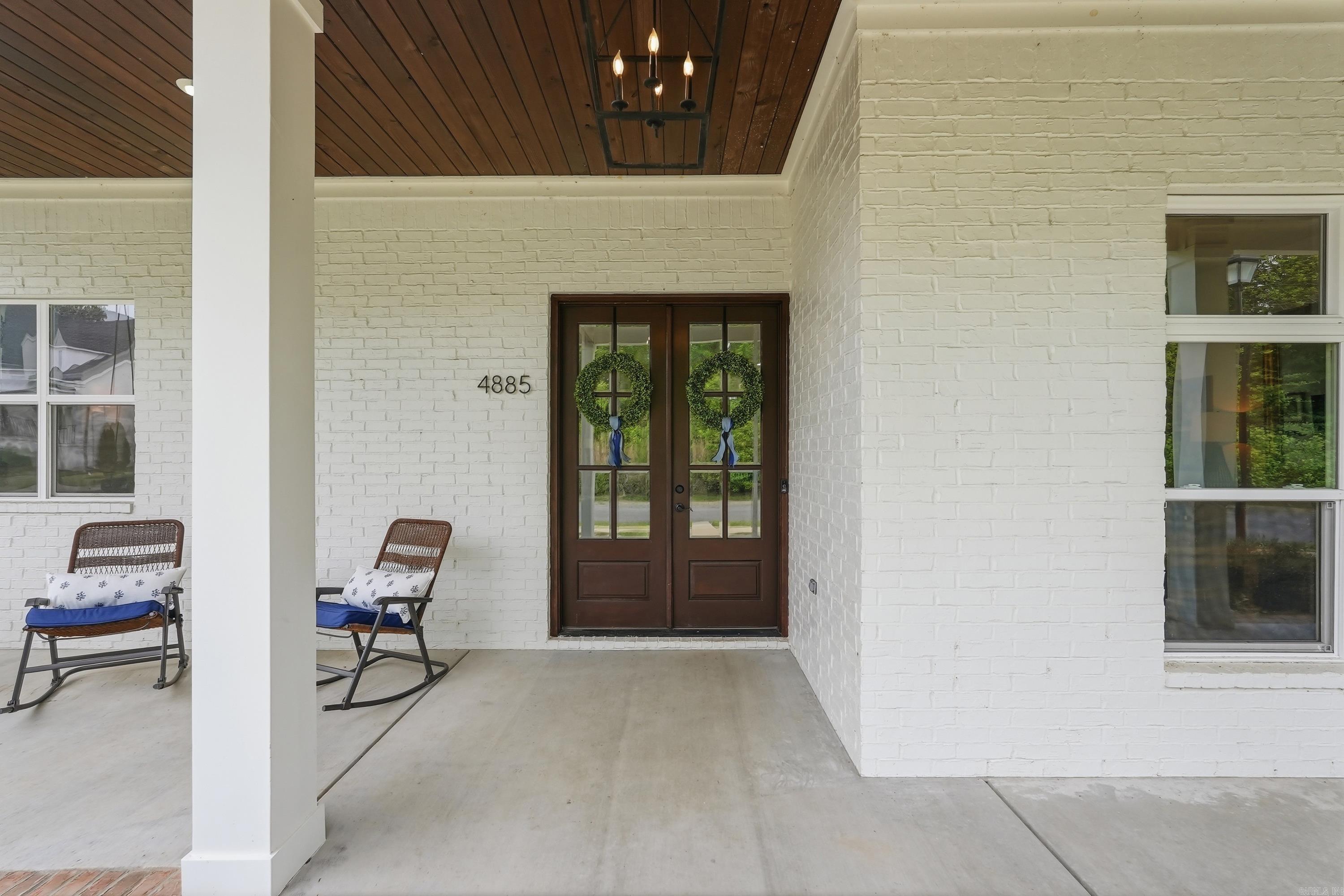 4885 Edgewood Pak