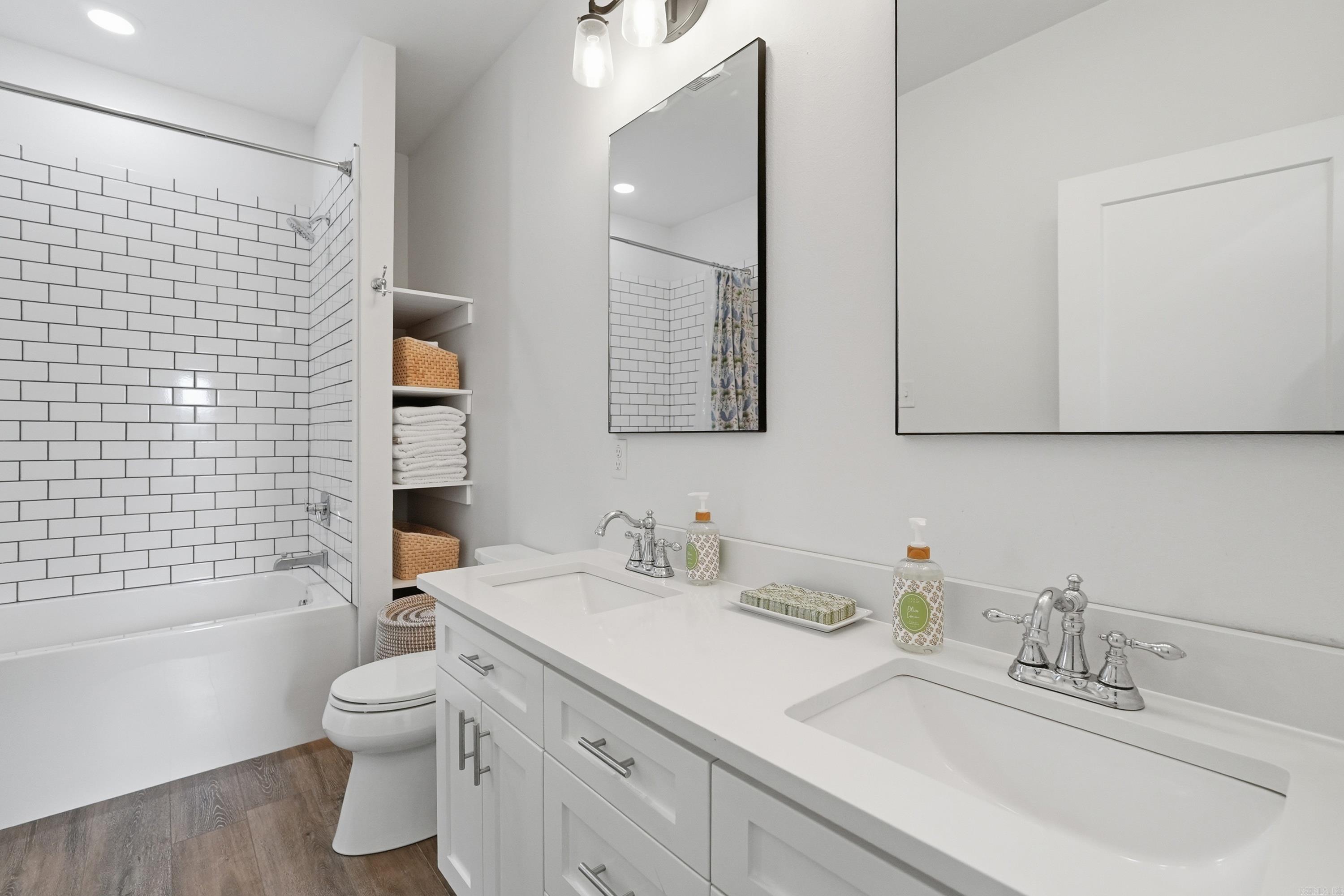 4885 Edgewood Pak