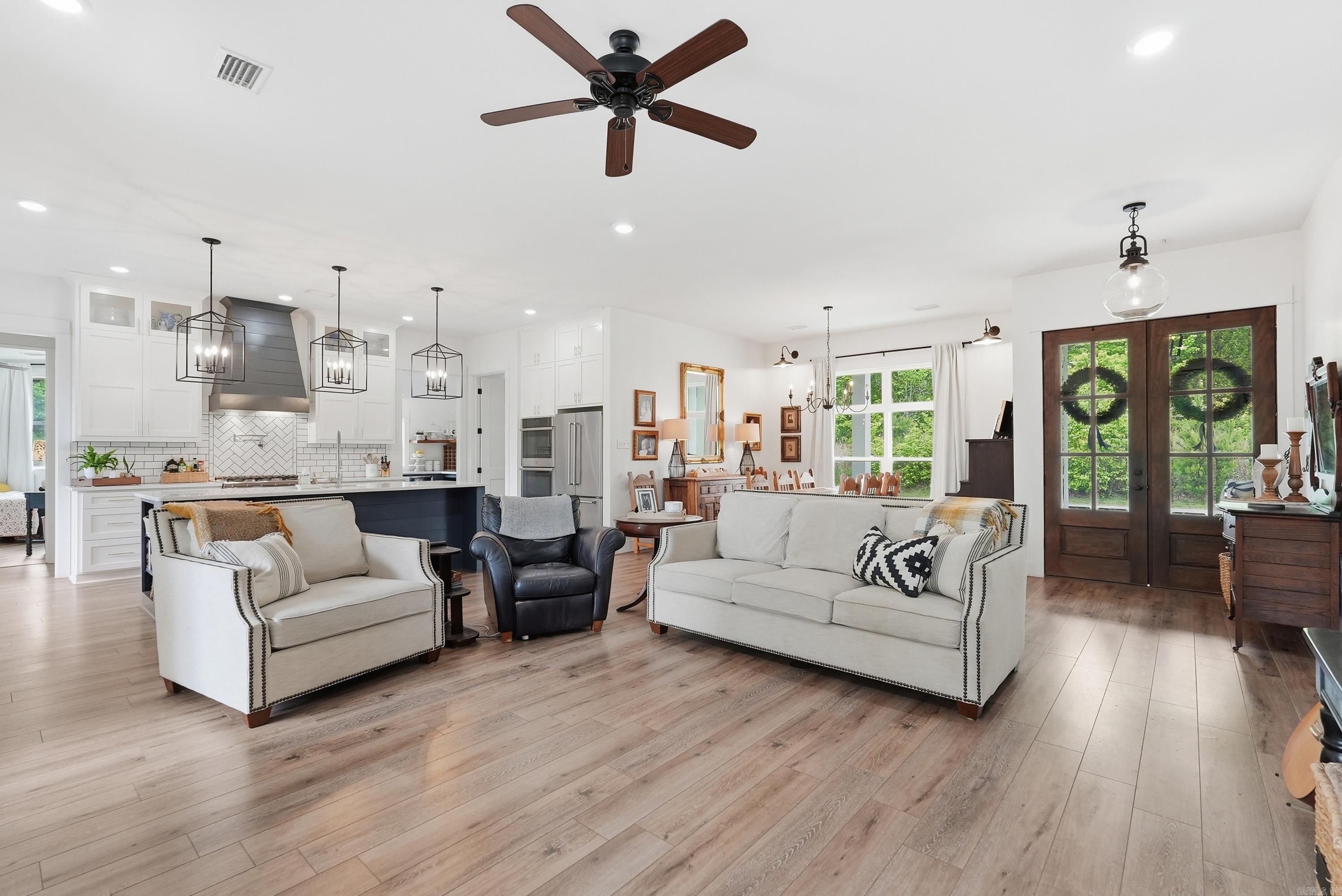 4885 Edgewood Pak