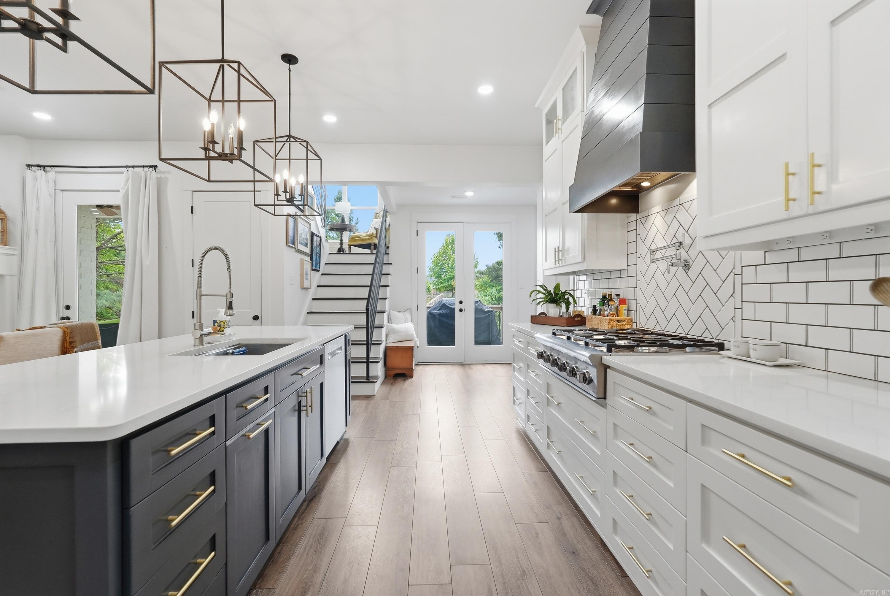 4885 Edgewood Pak