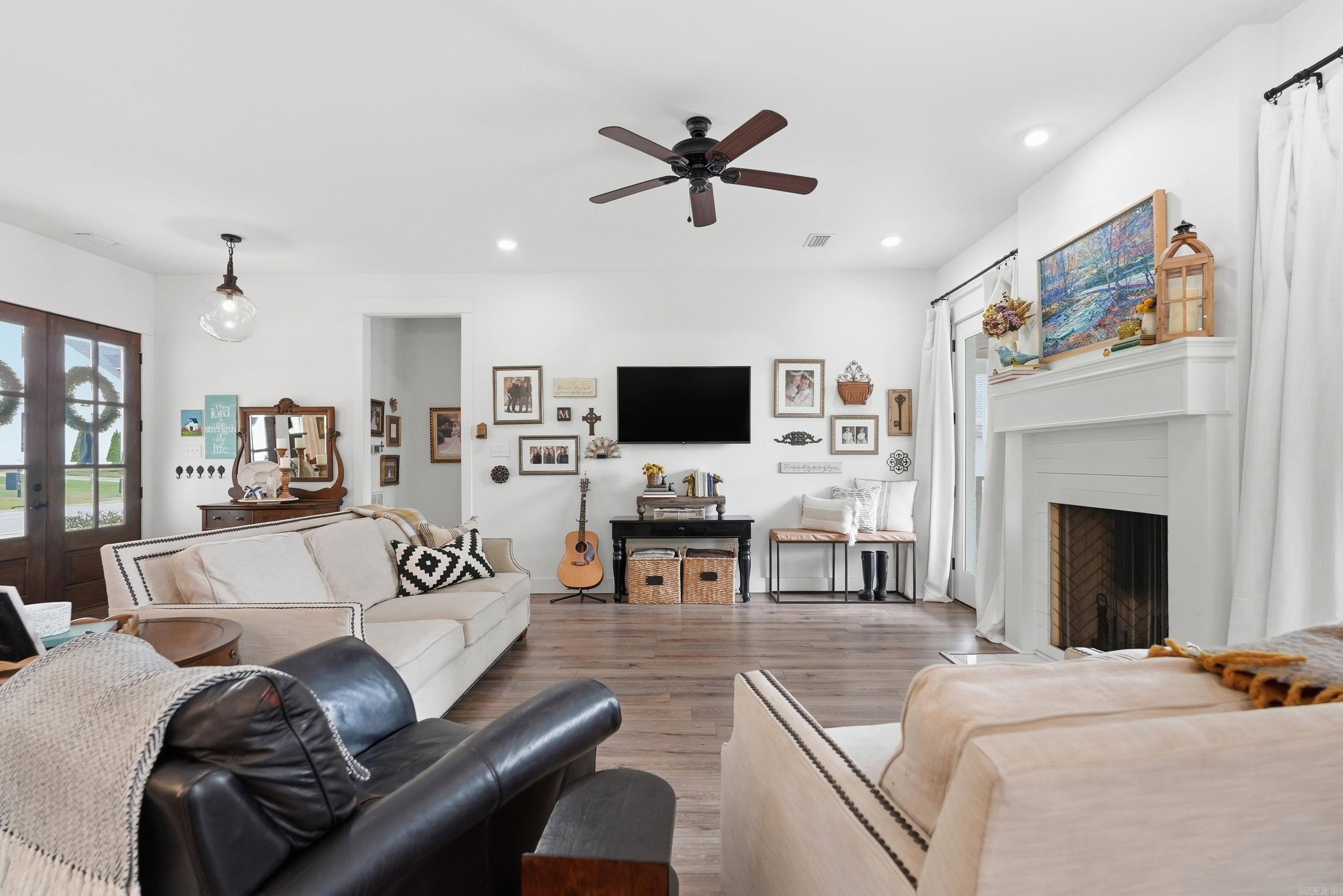 4885 Edgewood Pak