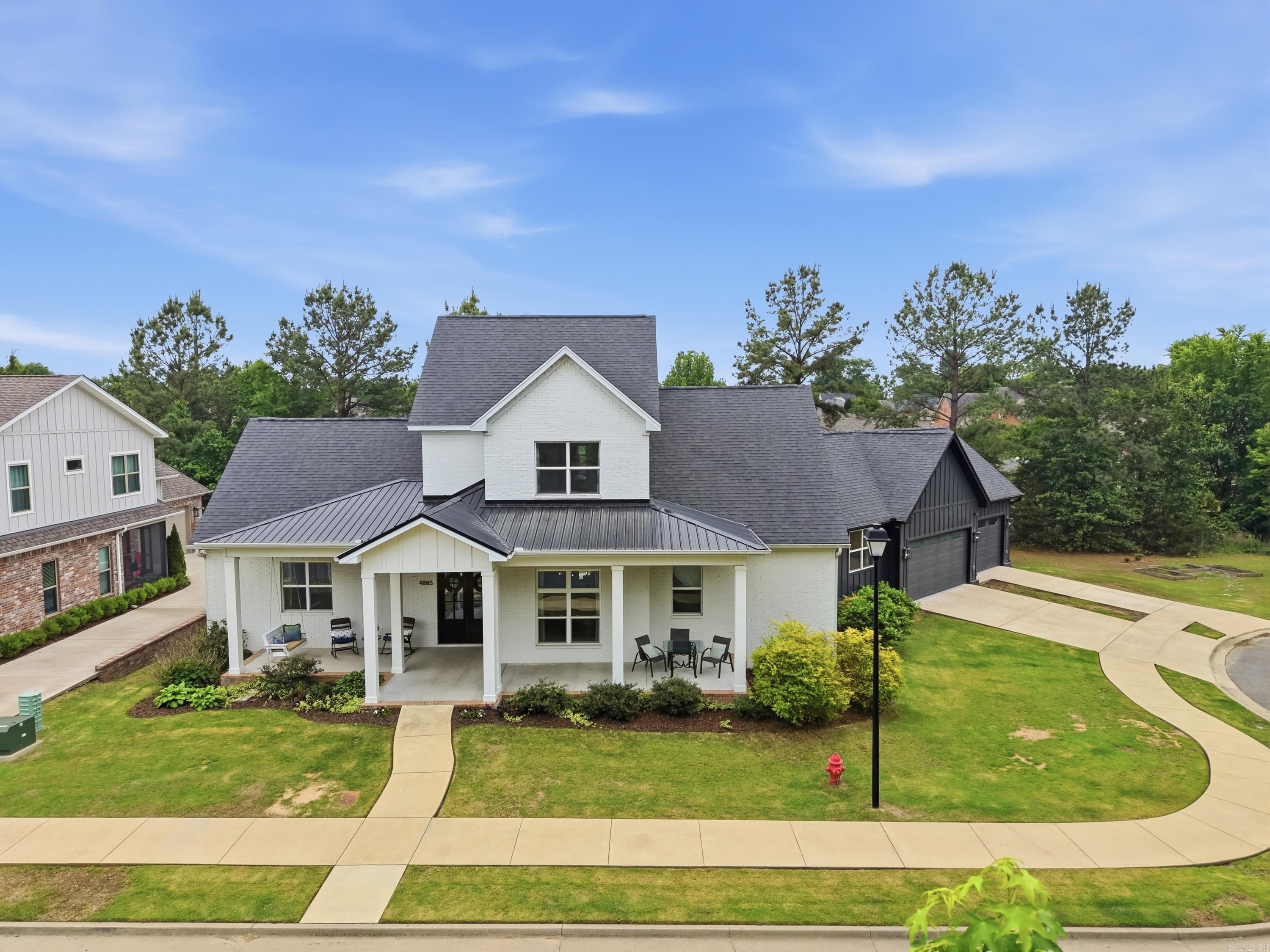 4885 Edgewood Pak