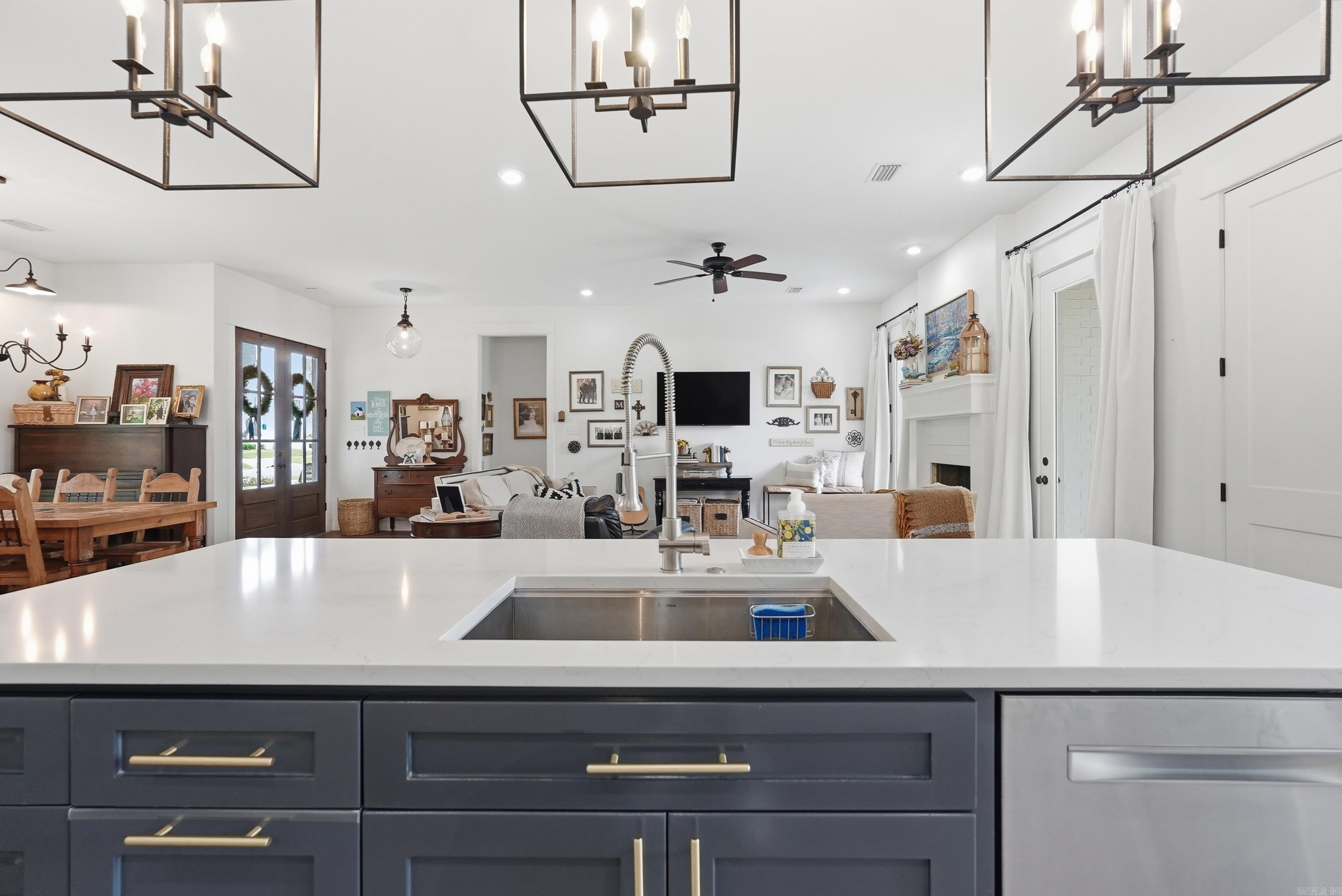 4885 Edgewood Pak