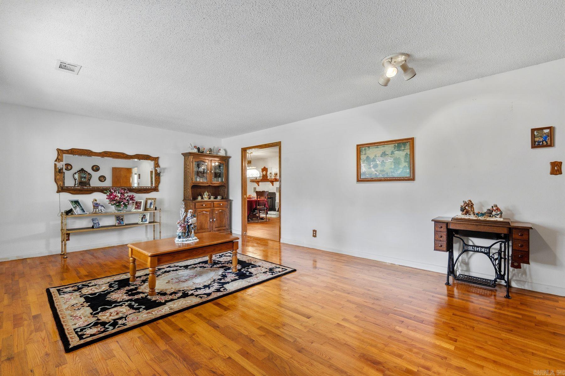 668 Collie Hall Loop