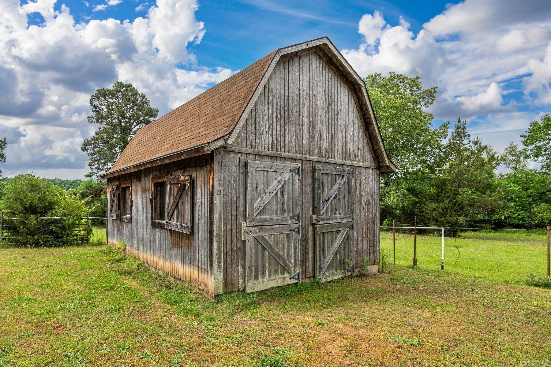 668 Collie Hall Loop
