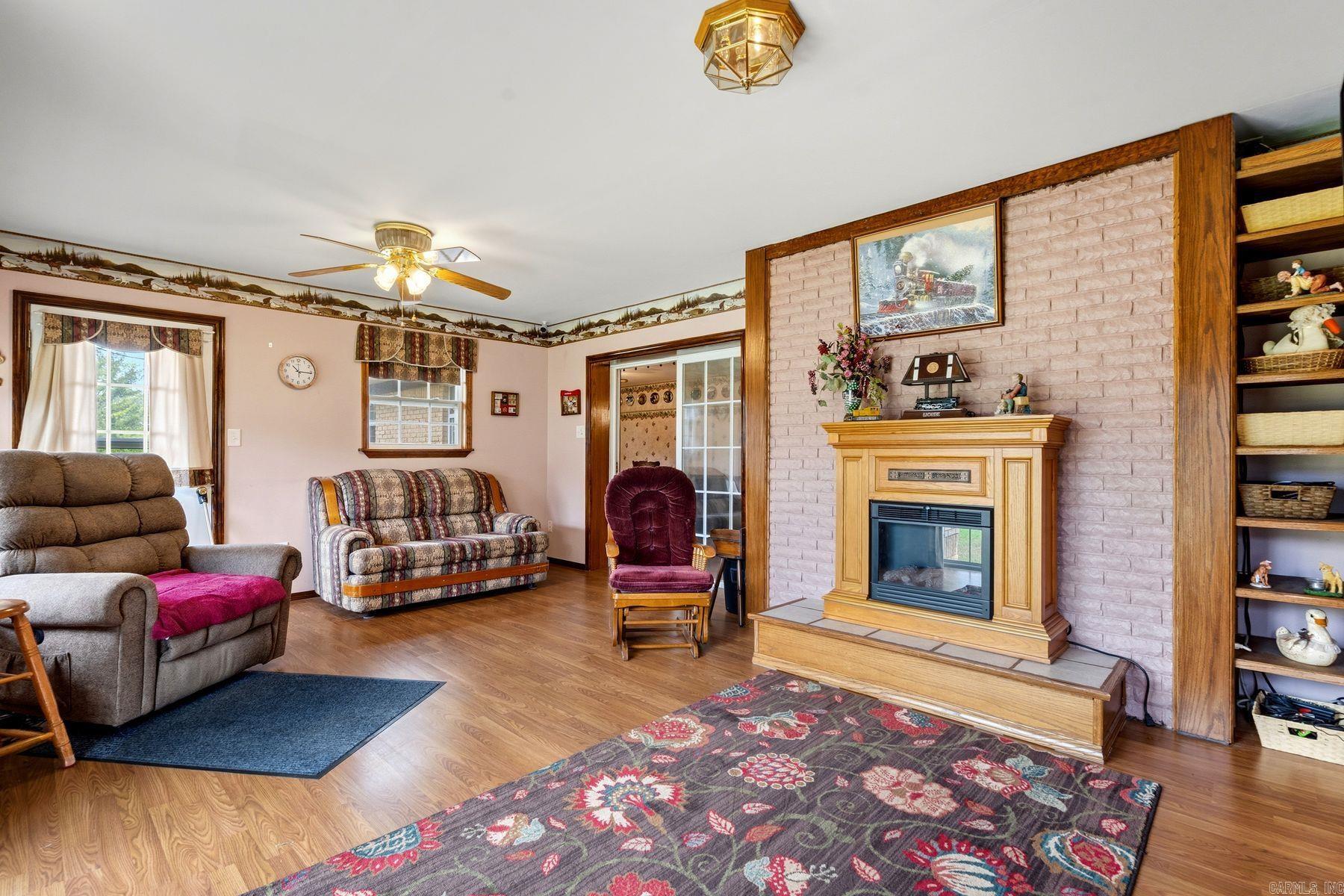 668 Collie Hall Loop