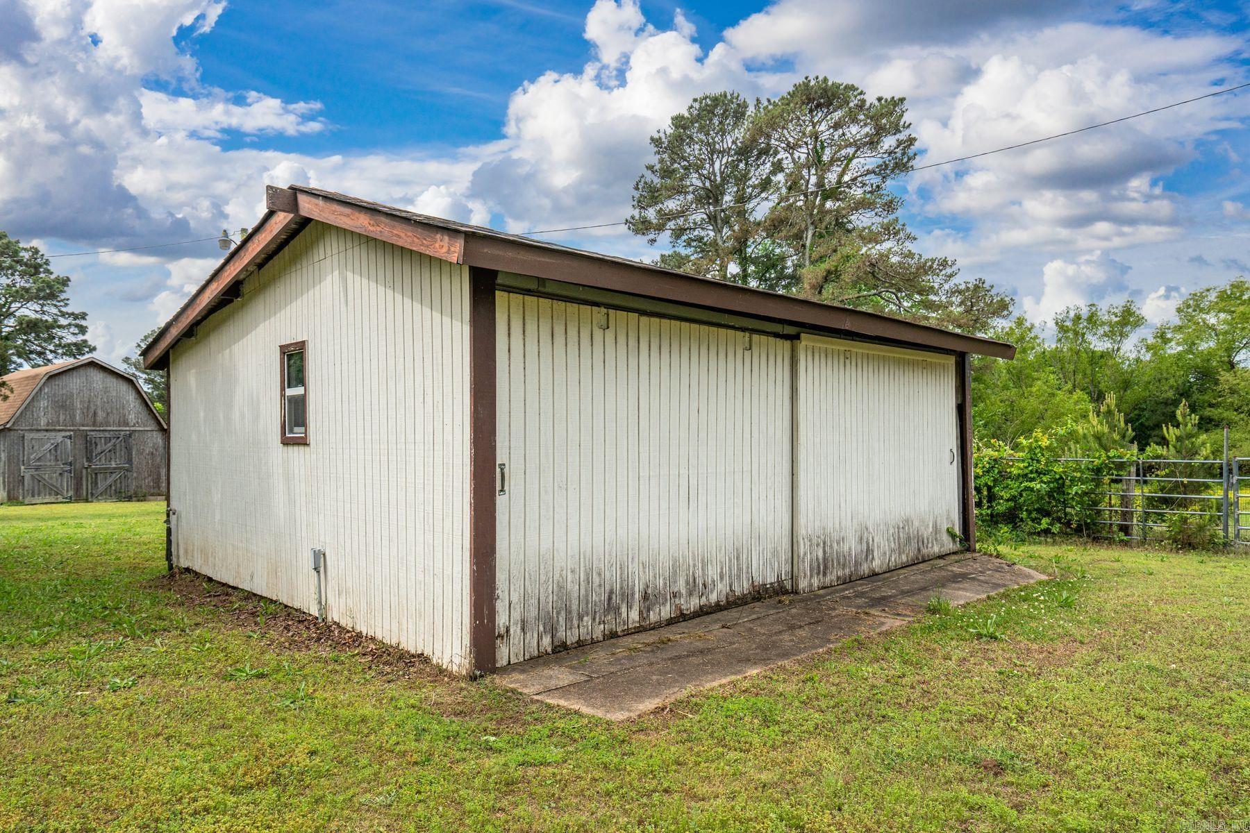 668 Collie Hall Loop