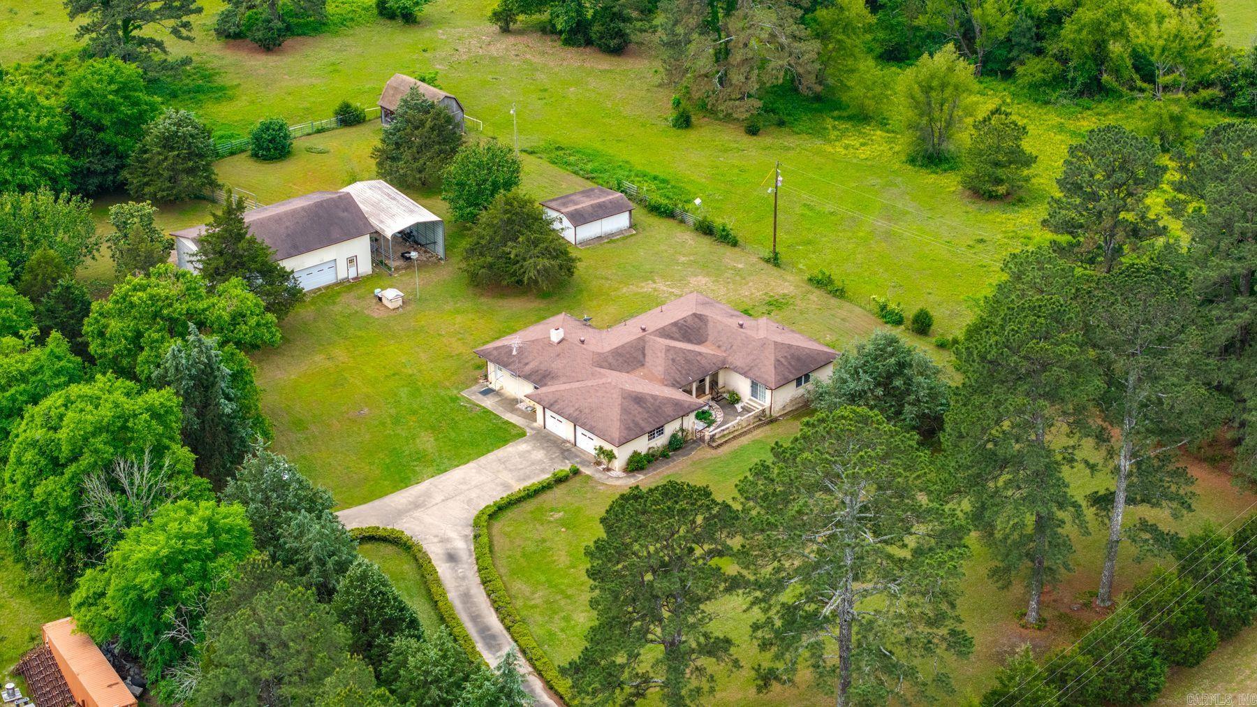 668 Collie Hall Loop
