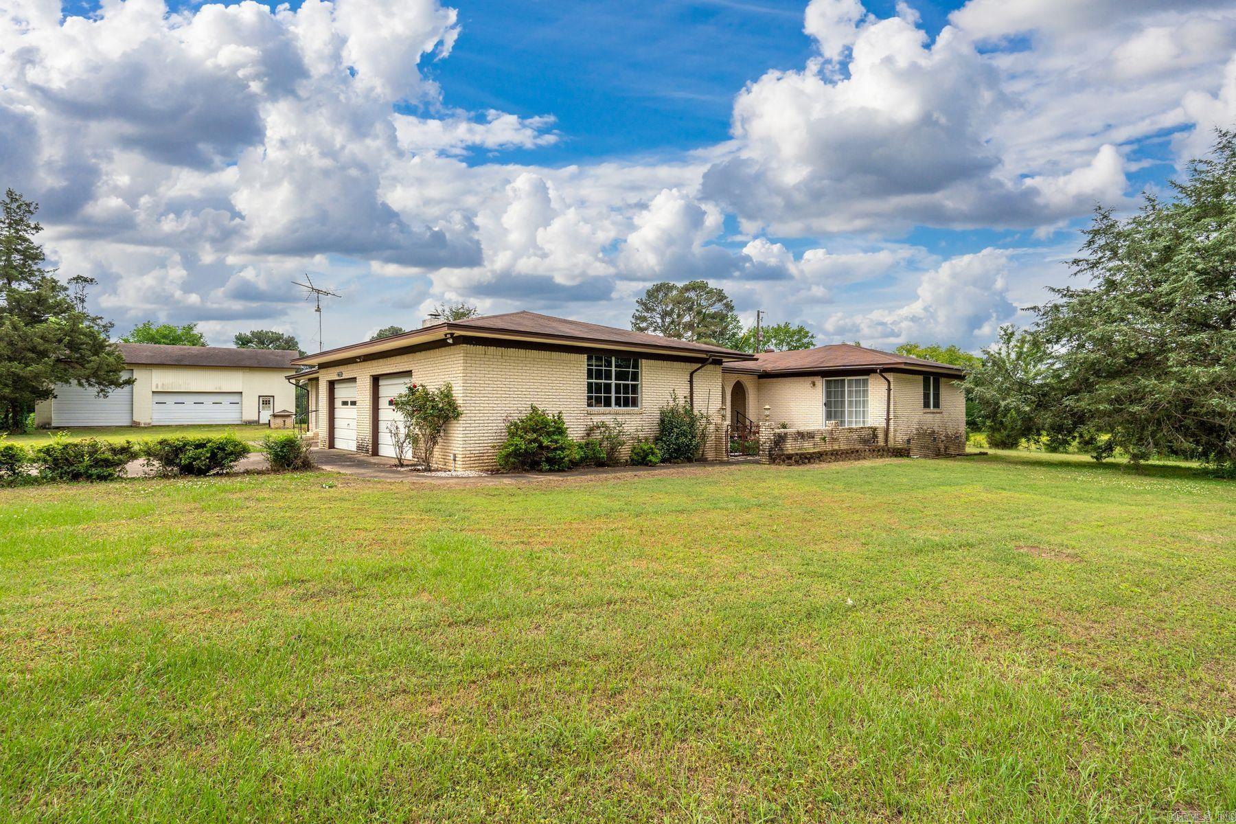 668 Collie Hall Loop