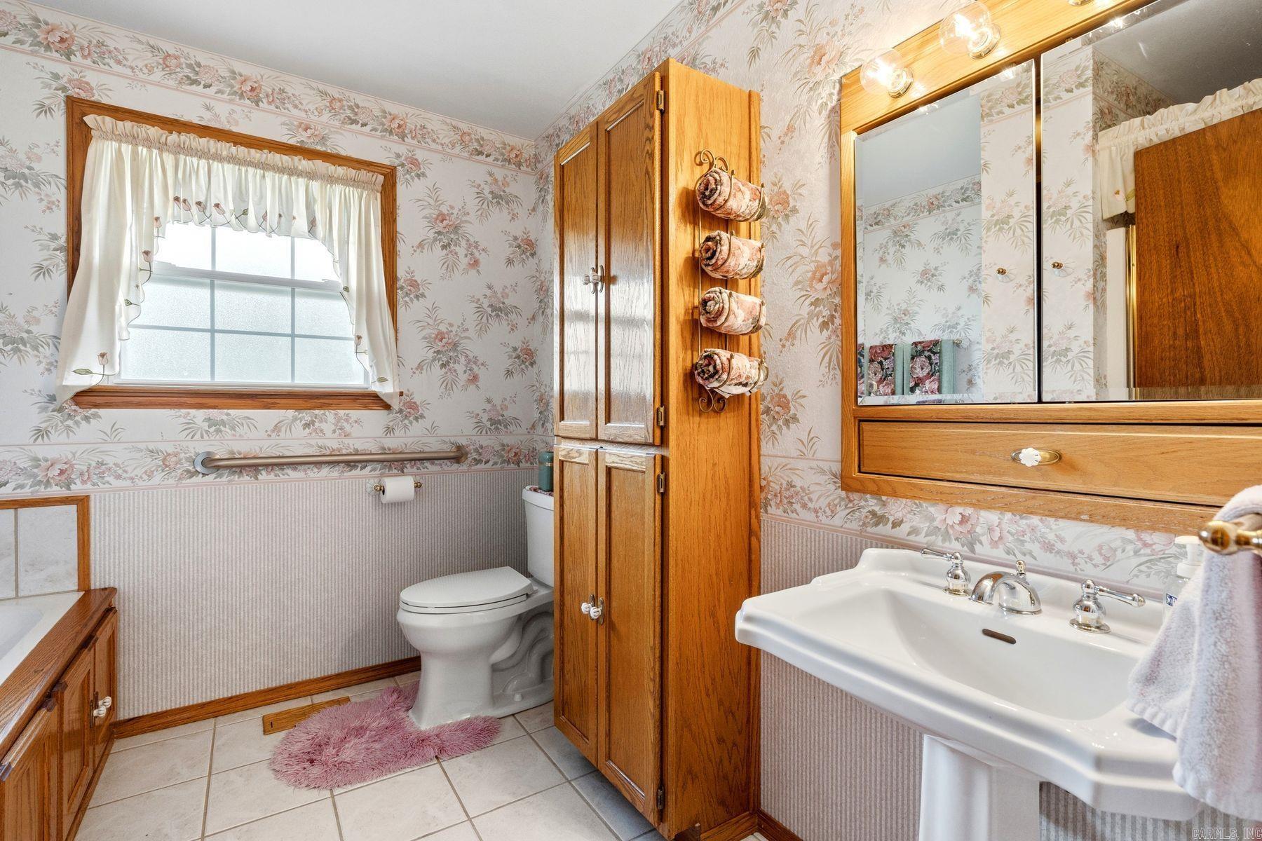668 Collie Hall Loop