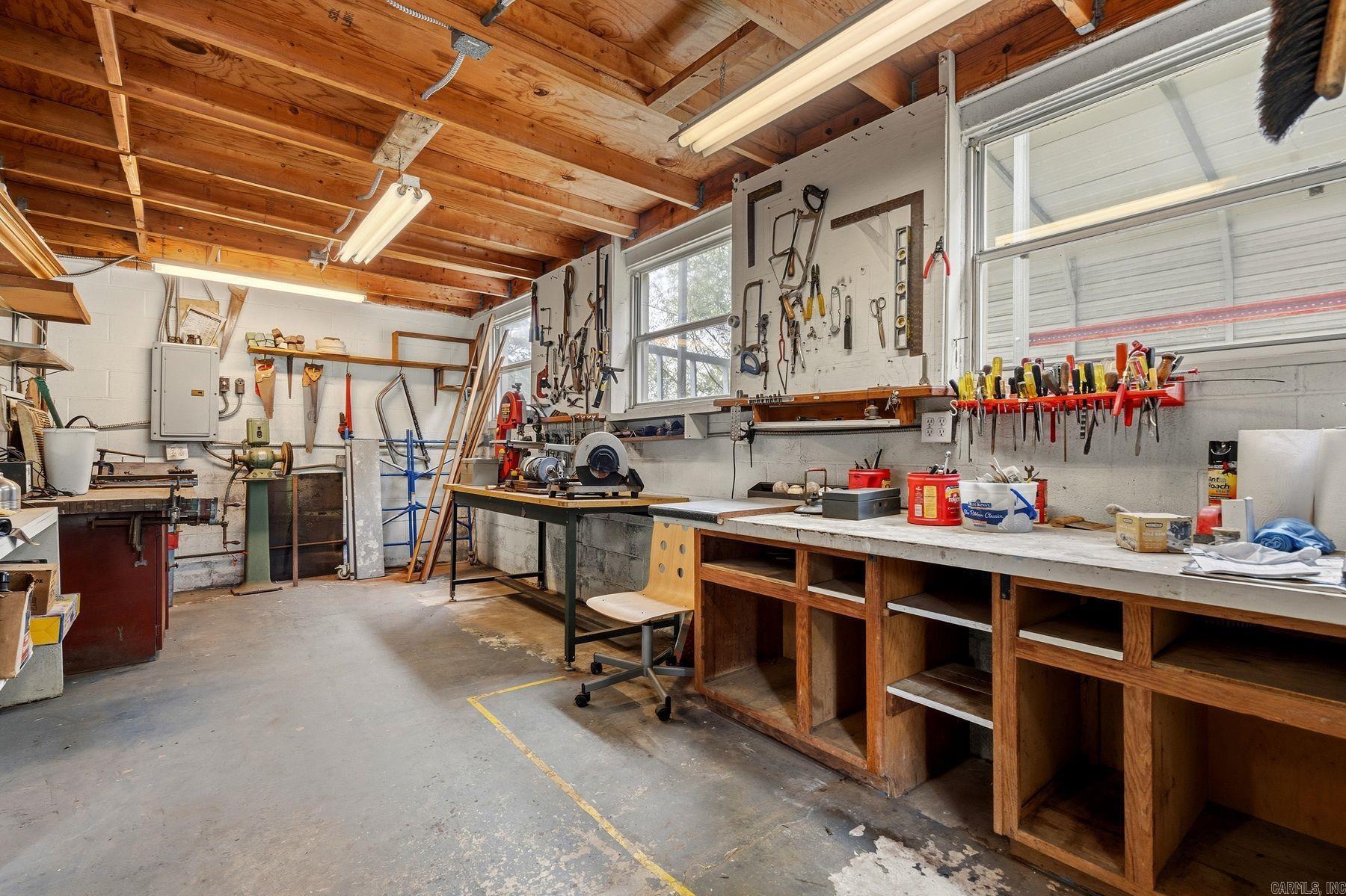 668 Collie Hall Loop