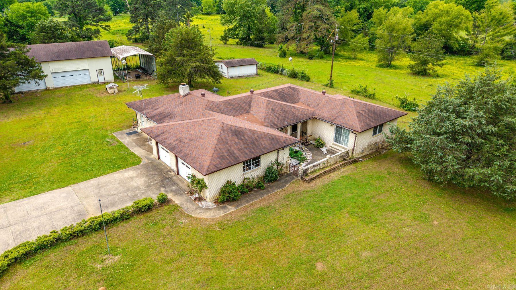 668 Collie Hall Loop