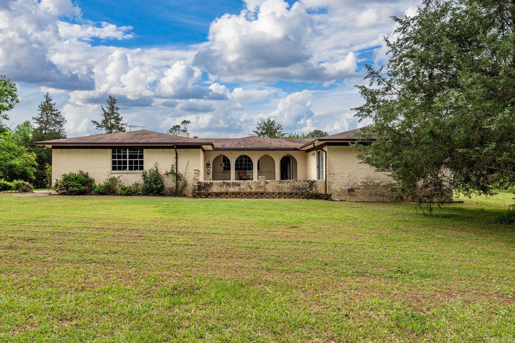 668 Collie Hall Loop