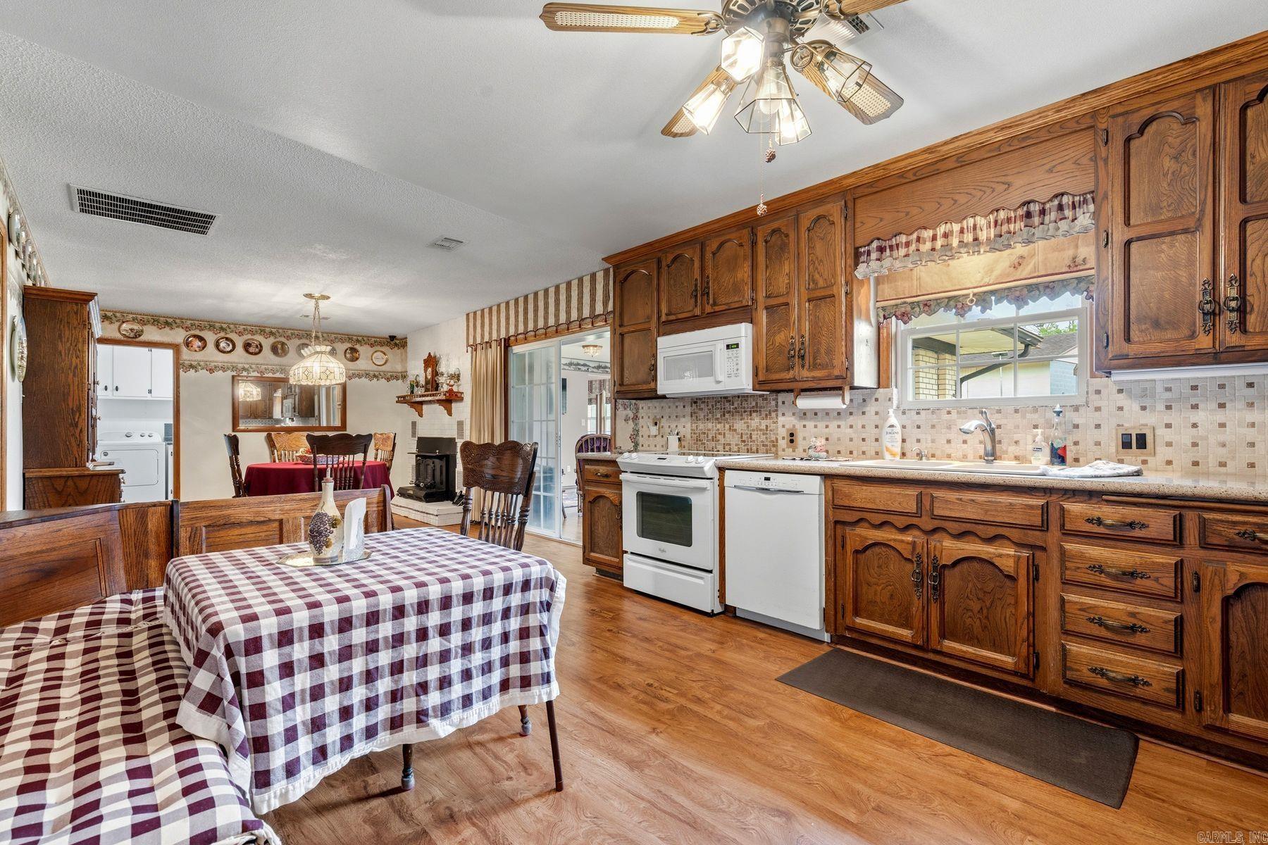 668 Collie Hall Loop