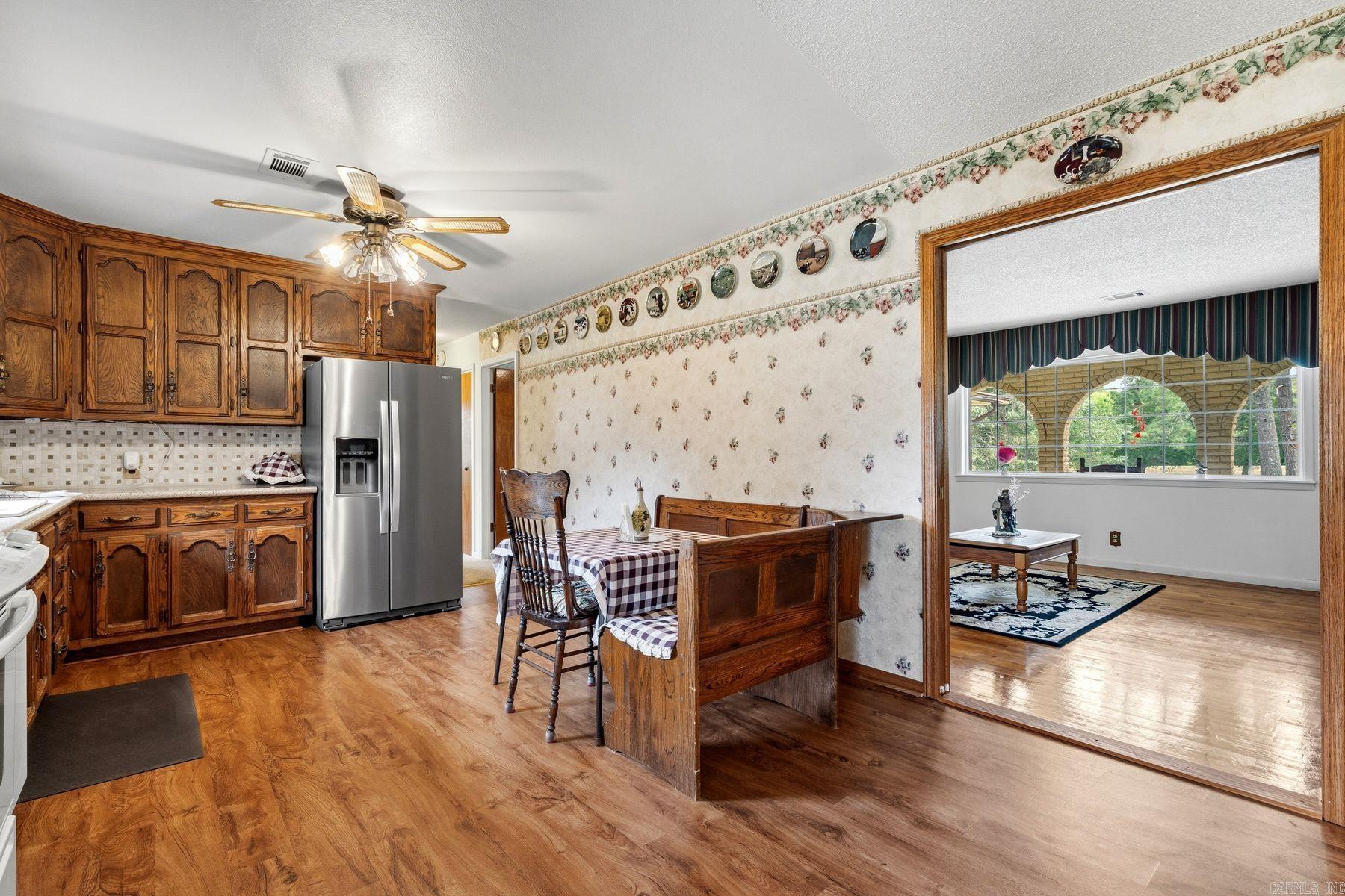 668 Collie Hall Loop