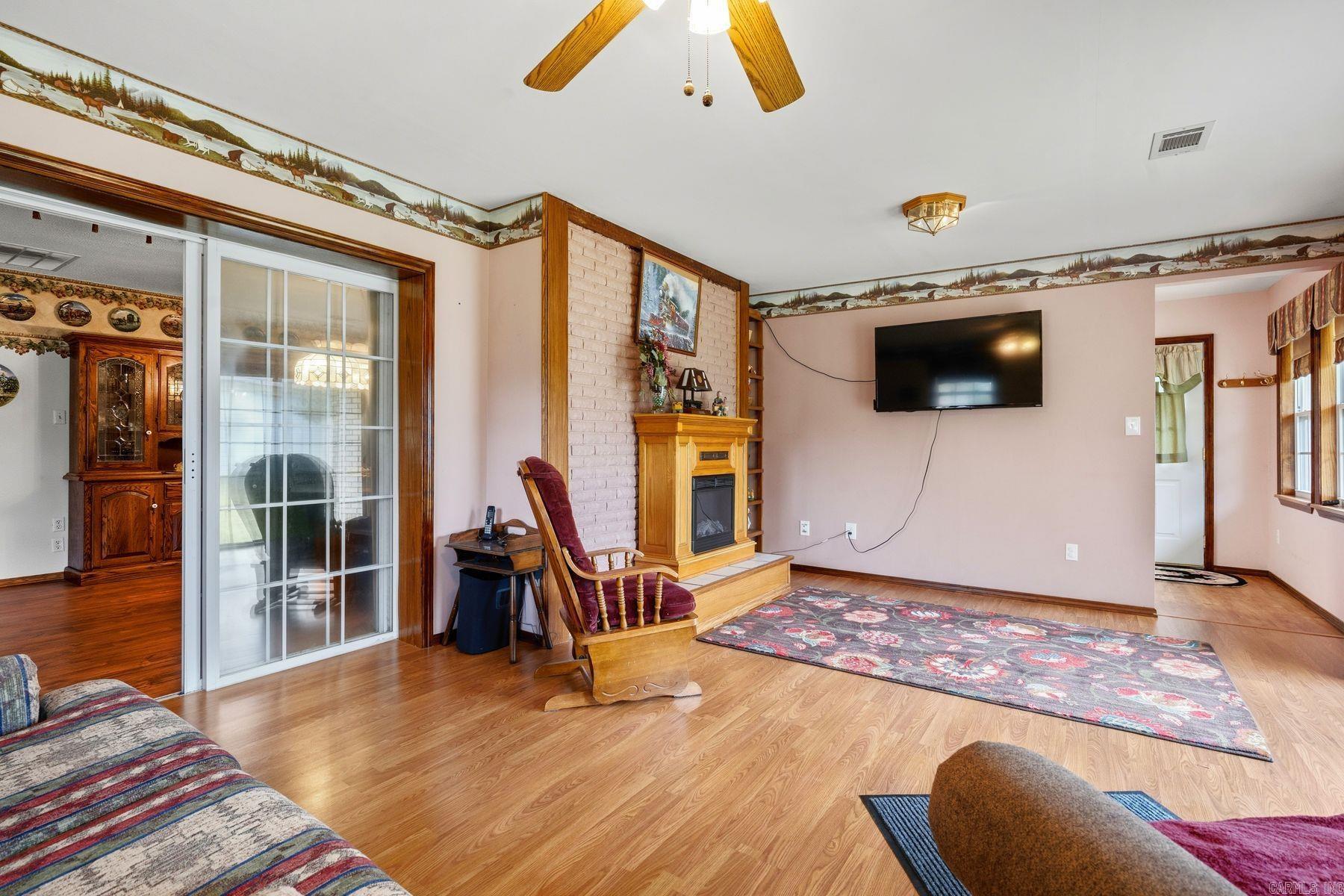 668 Collie Hall Loop
