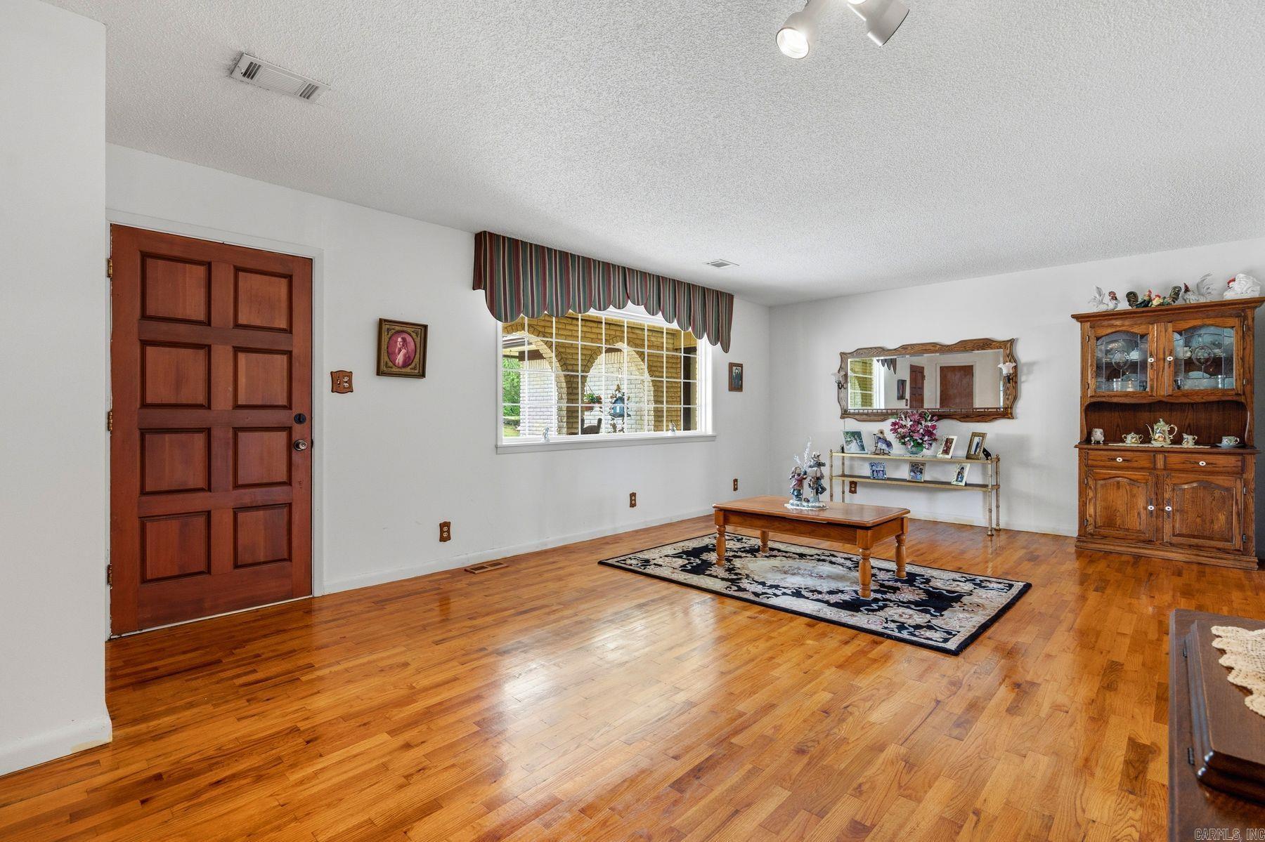 668 Collie Hall Loop
