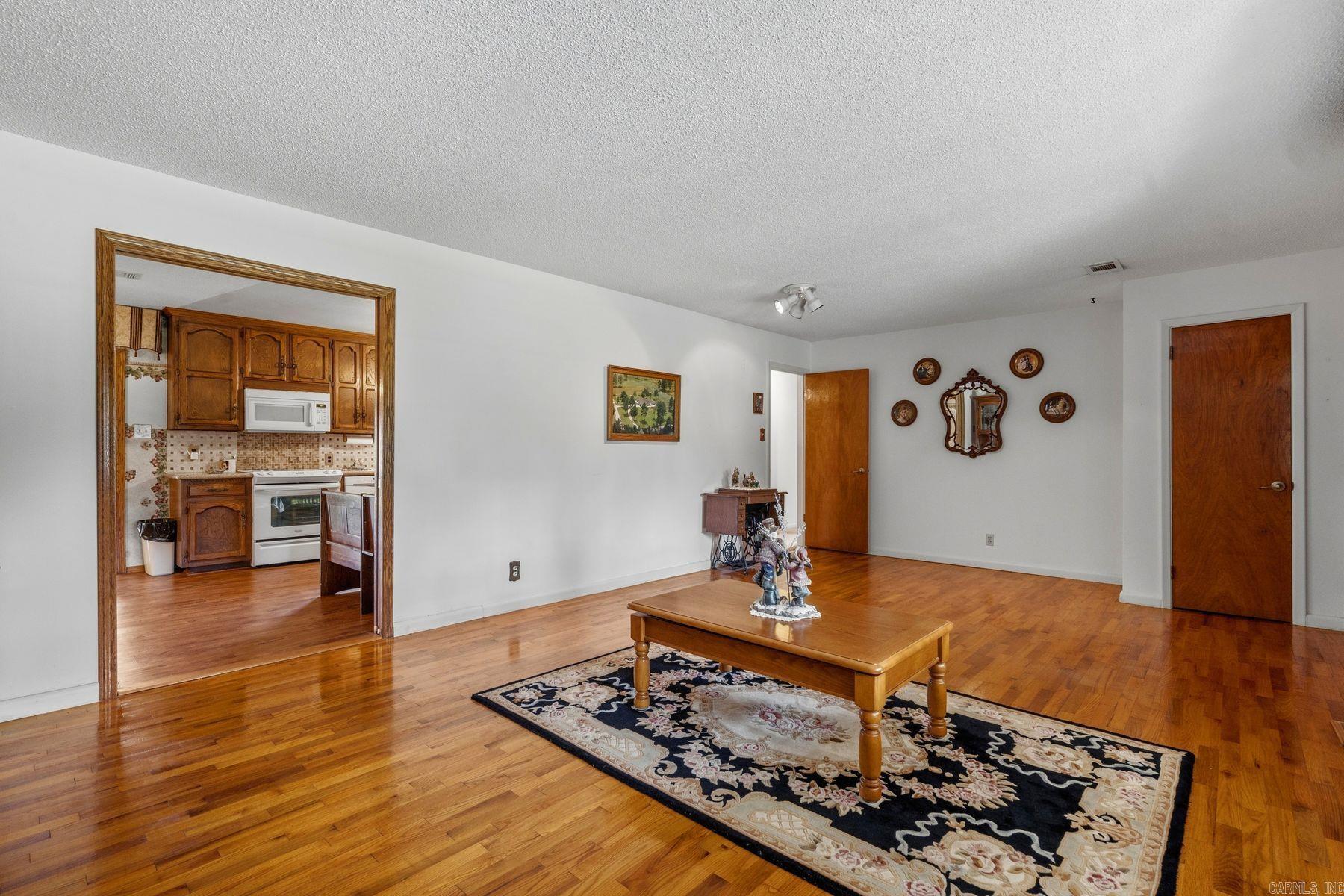 668 Collie Hall Loop