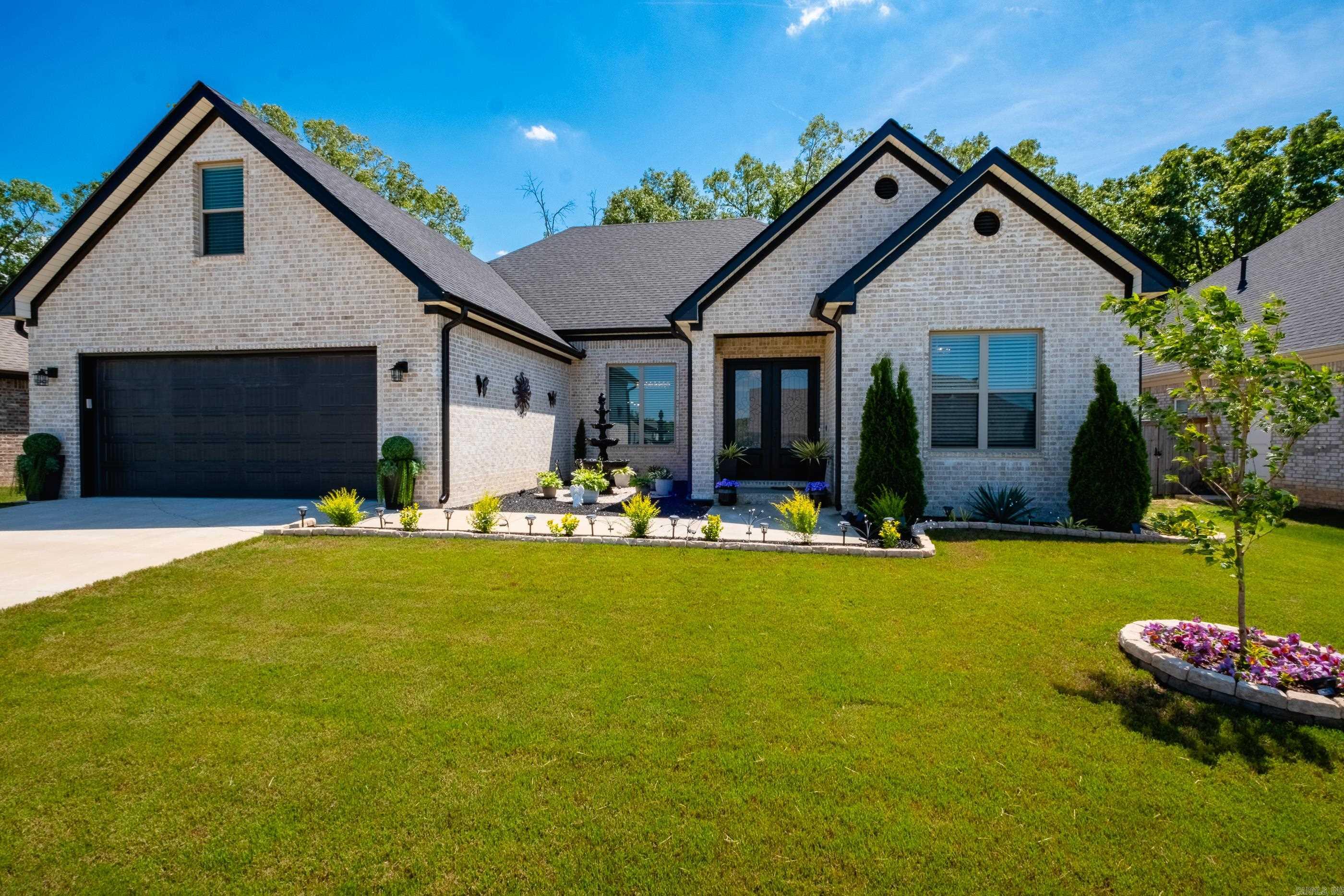 86 Lucia Lane