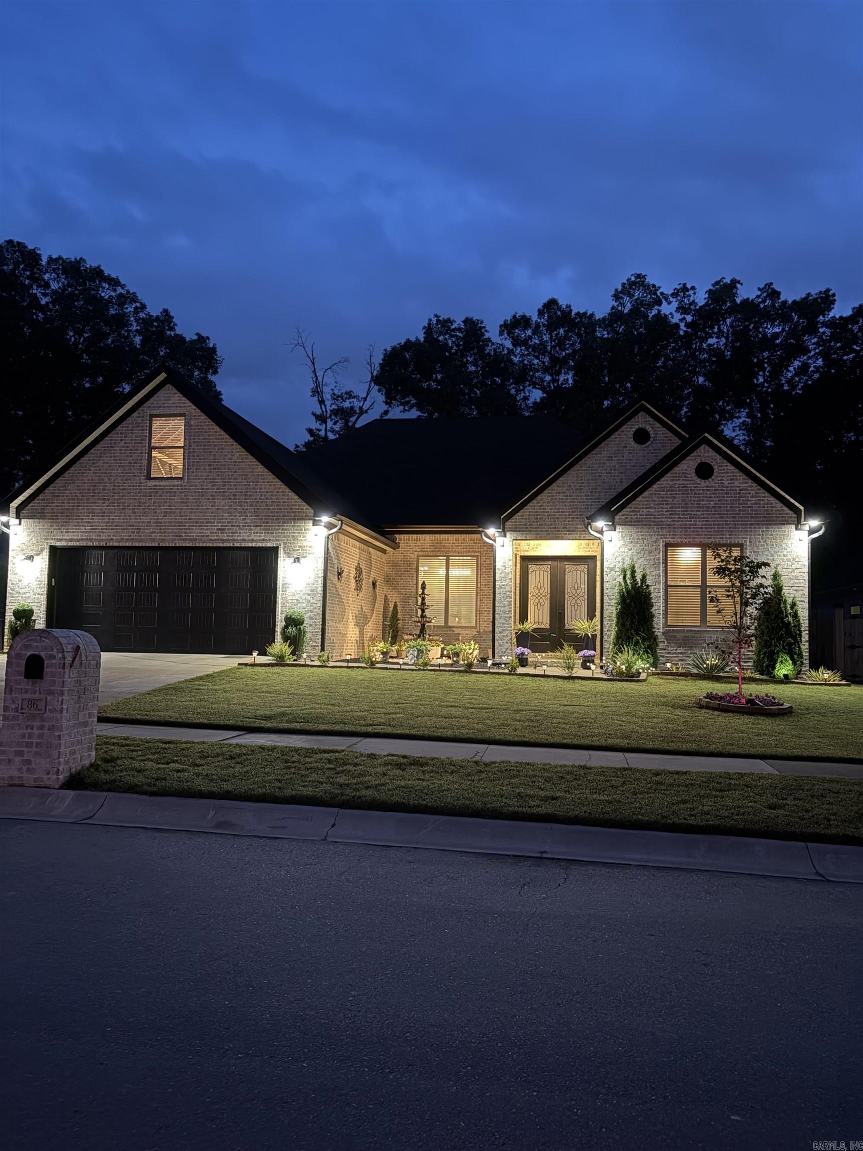 86 Lucia Lane