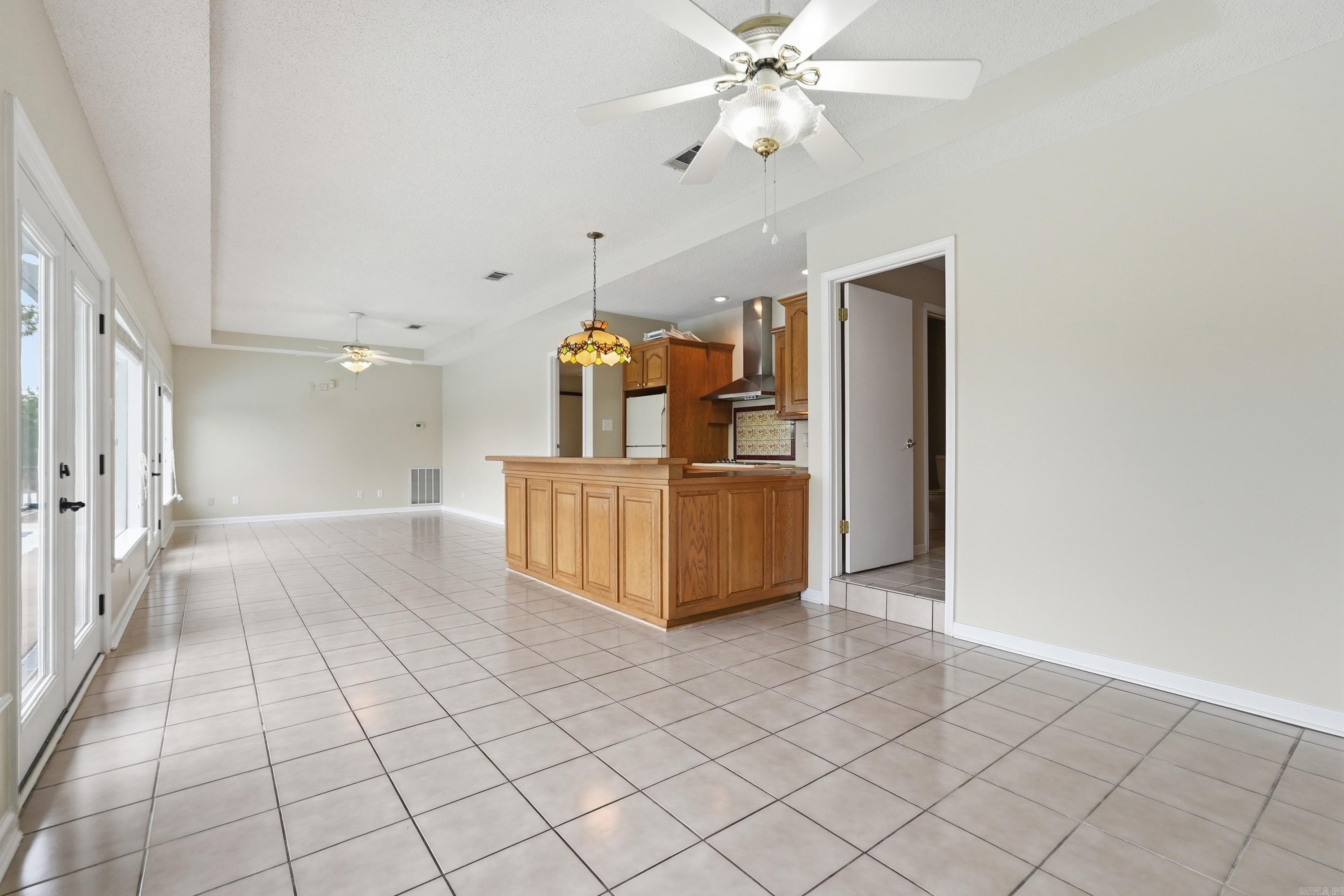 1100 Carruthers Drive