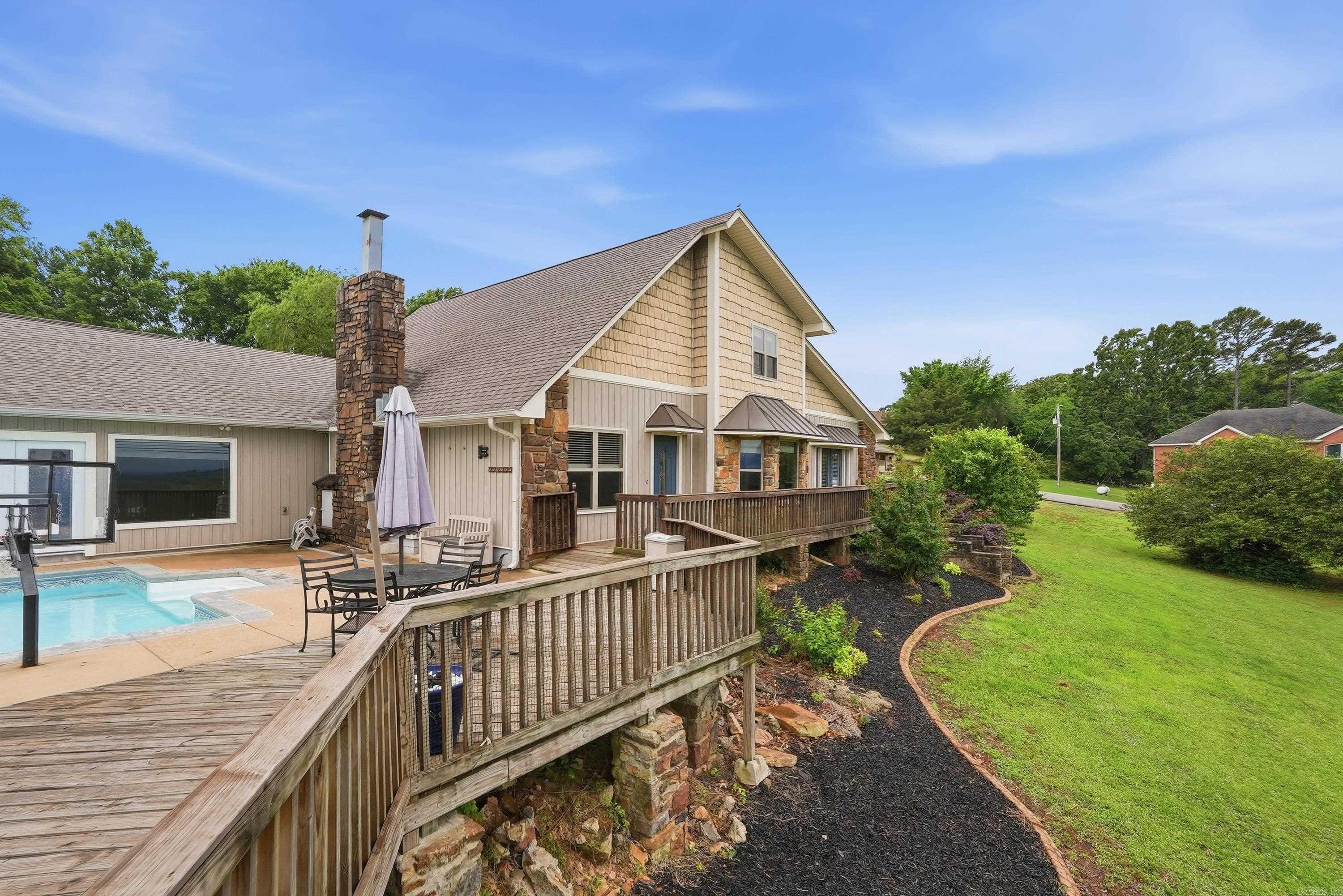 1100 Carruthers Drive