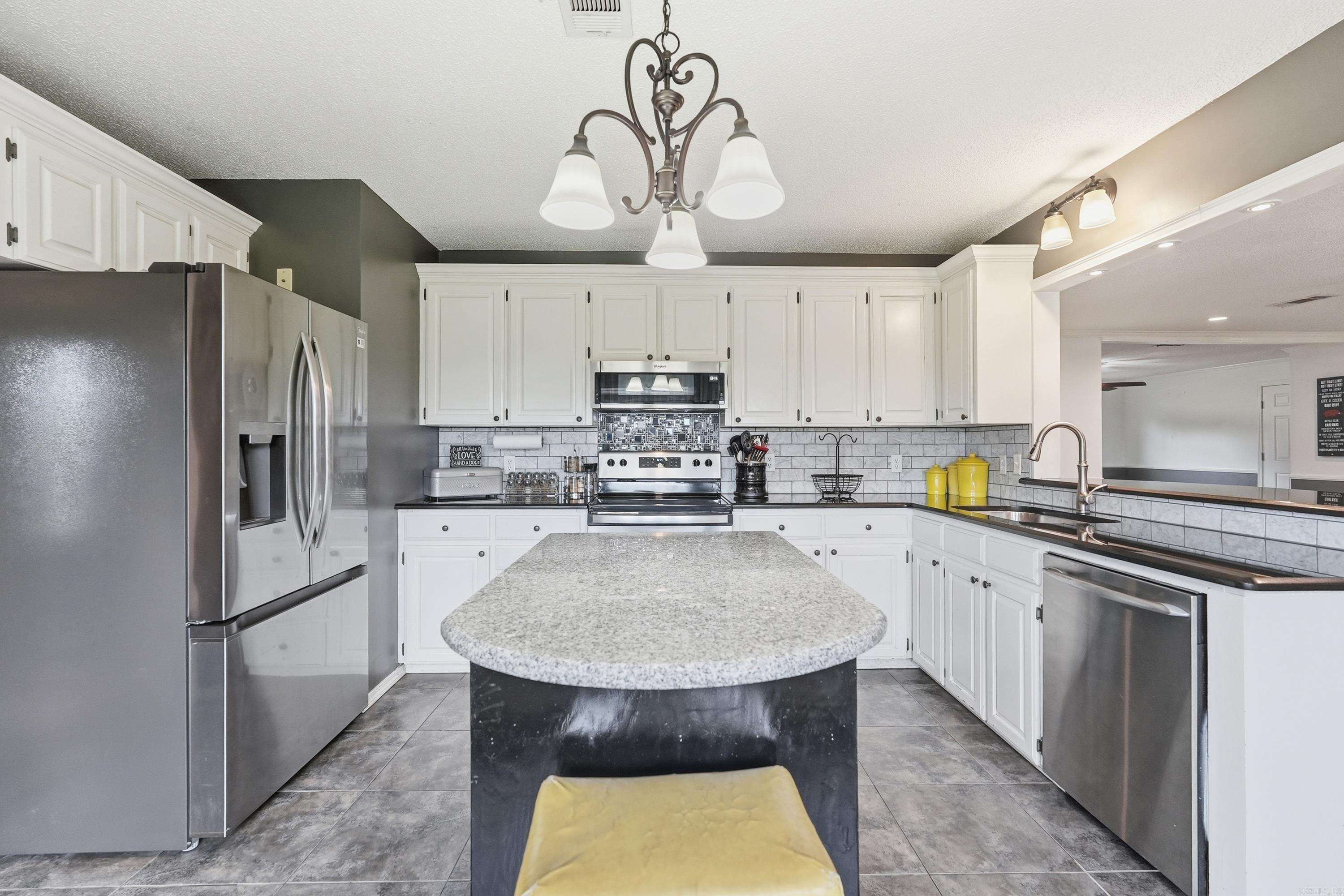 1100 Carruthers Drive