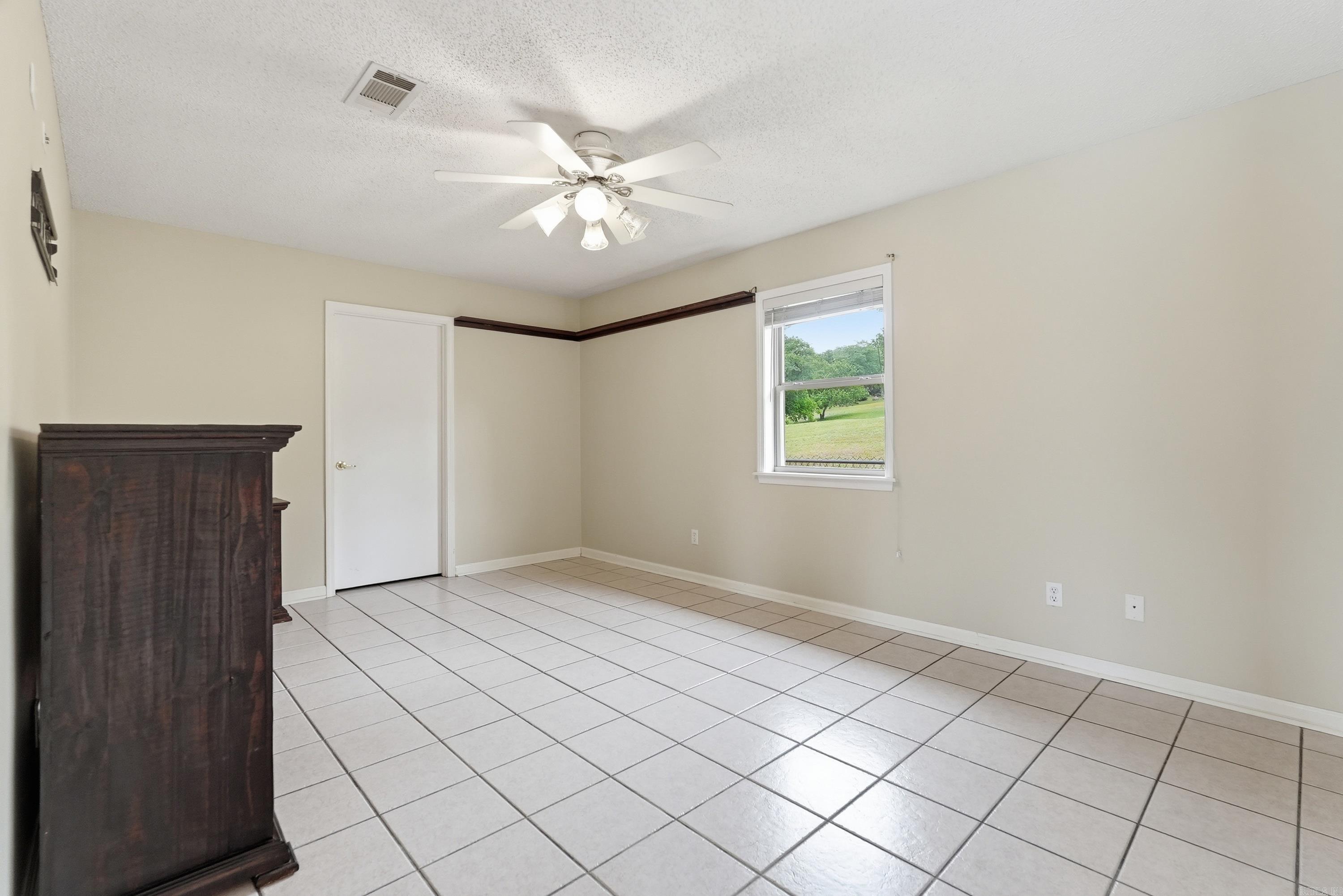 1100 Carruthers Drive
