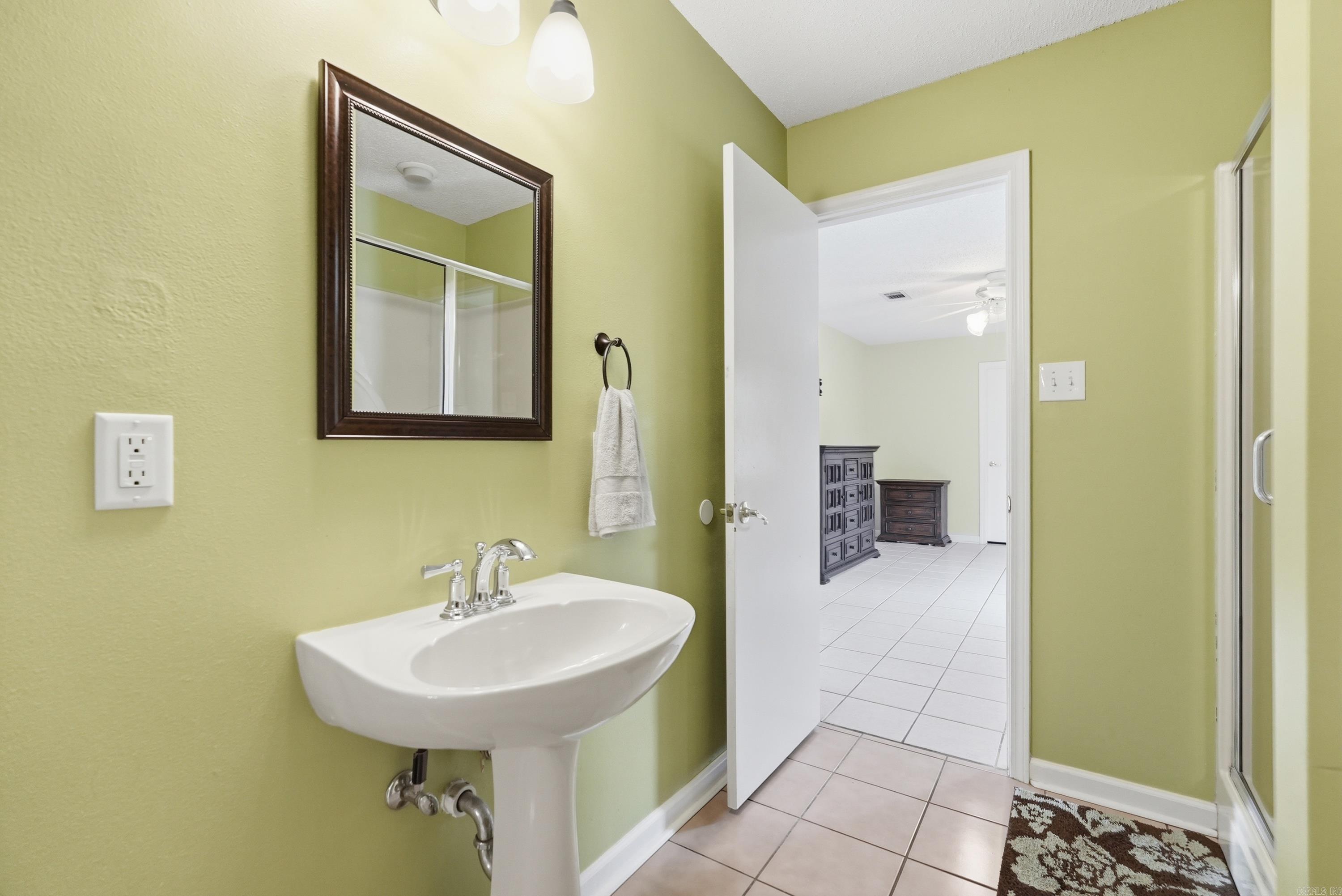1100 Carruthers Drive