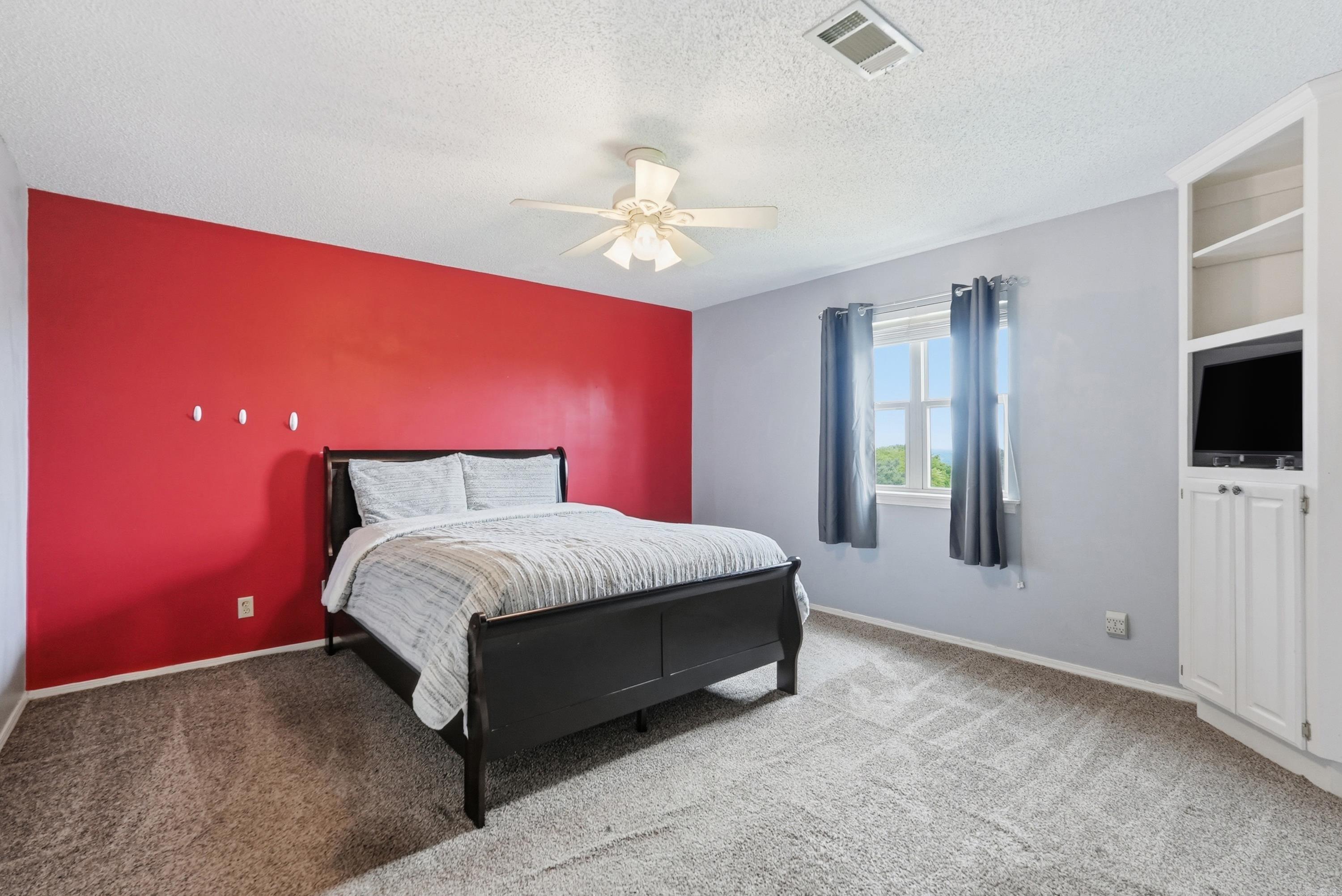 1100 Carruthers Drive