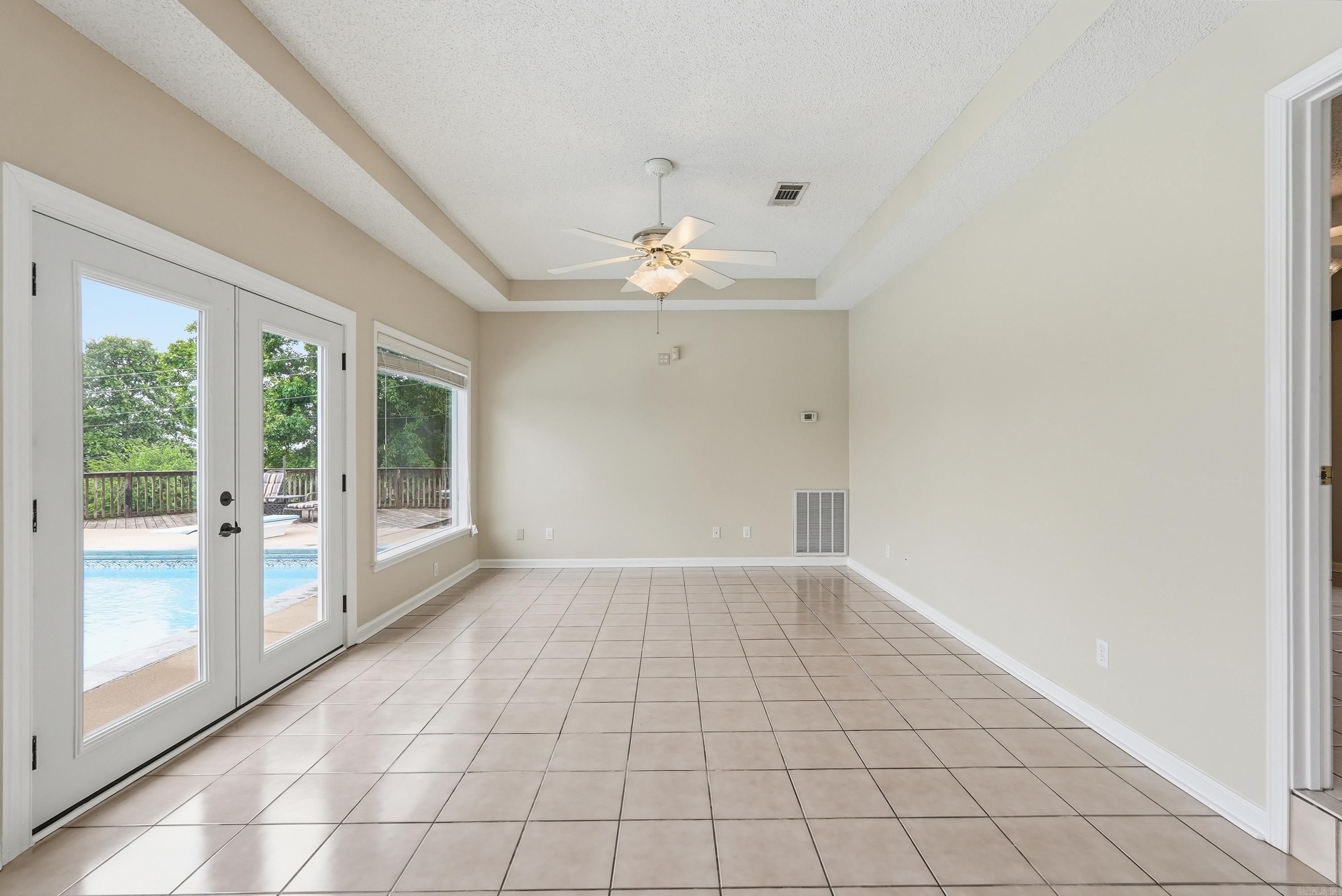 1100 Carruthers Drive