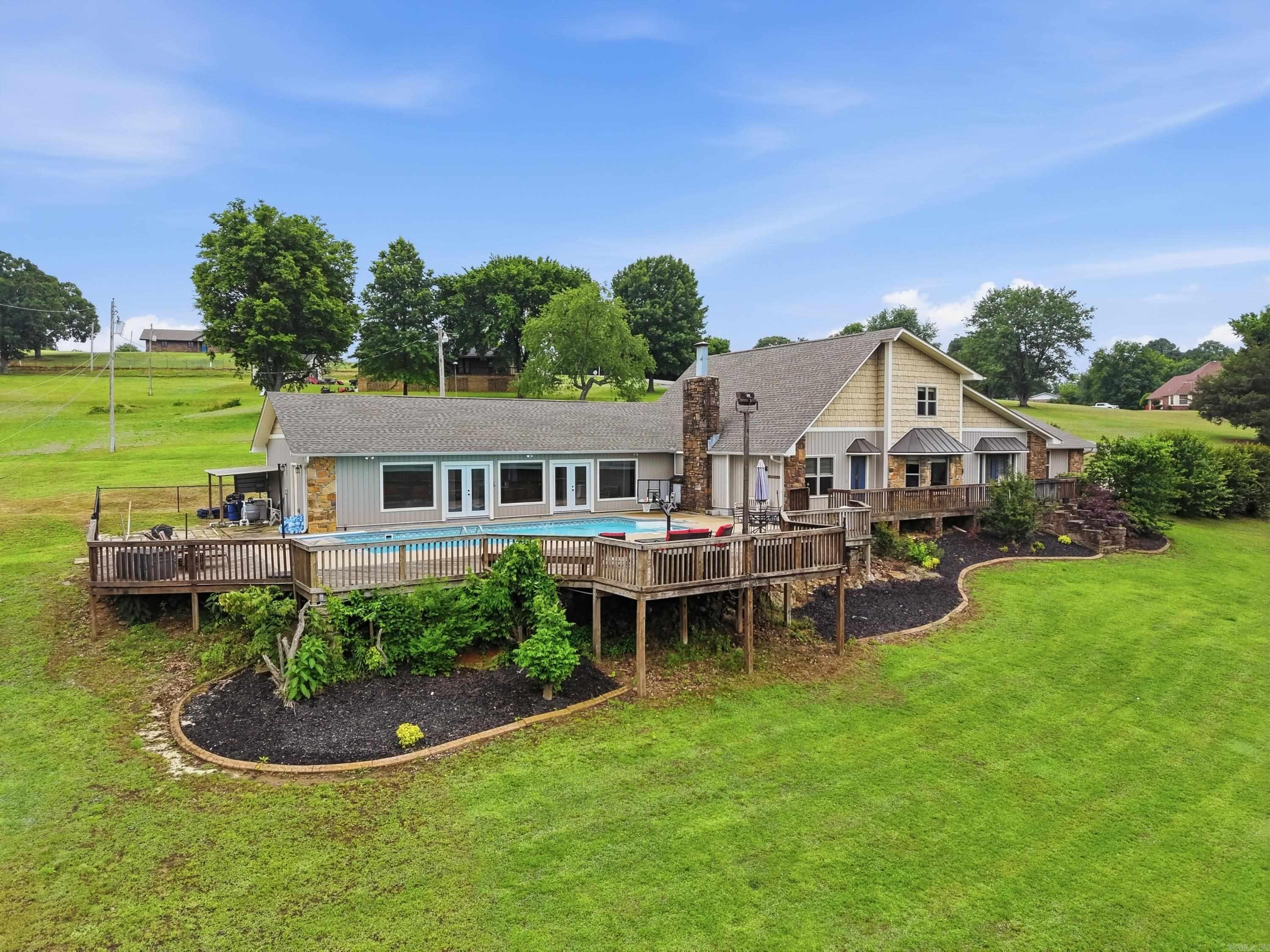 1100 Carruthers Drive