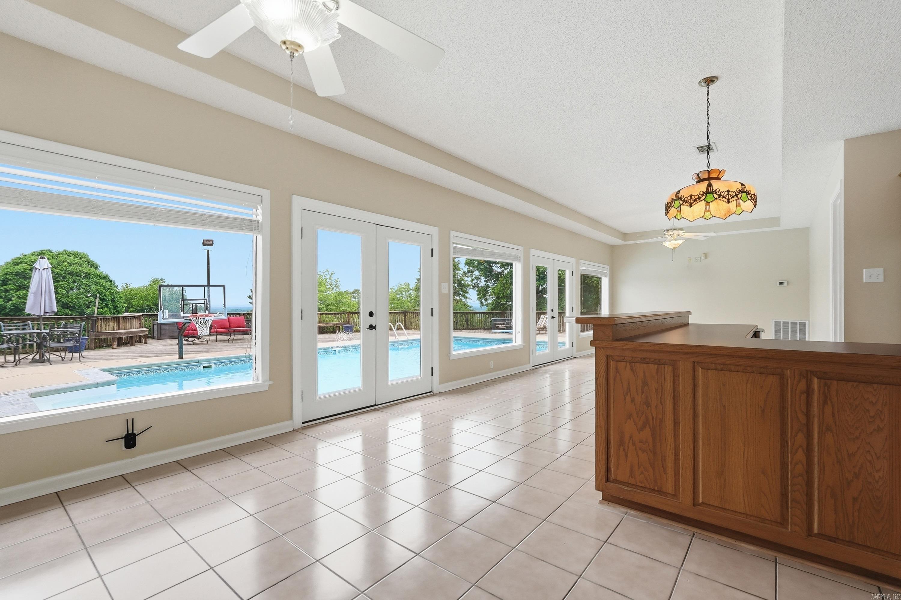 1100 Carruthers Drive